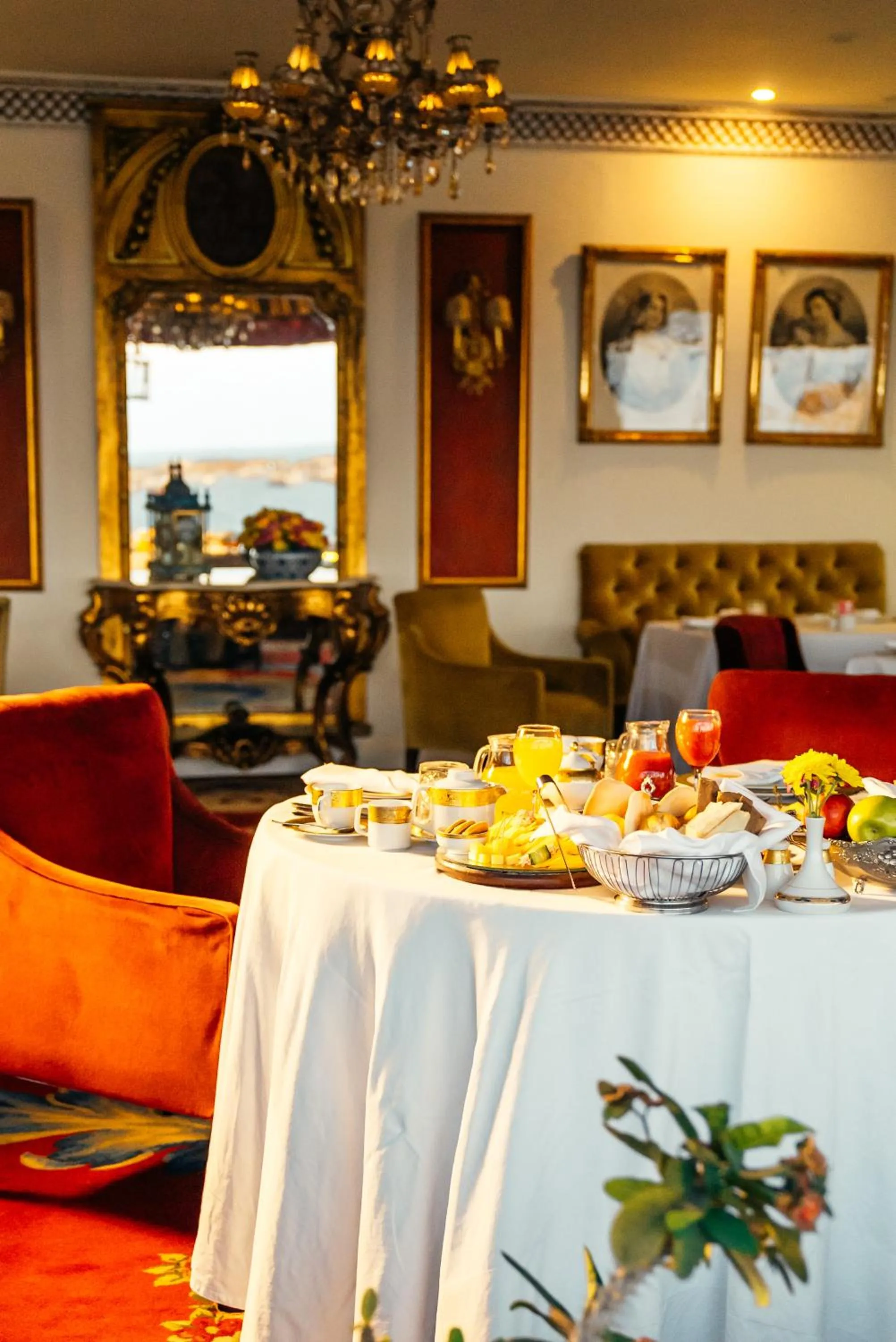 Restaurant/places to eat in Le Metropole Luxury Heritage Hotel Since 1902 by Paradise Inn Group