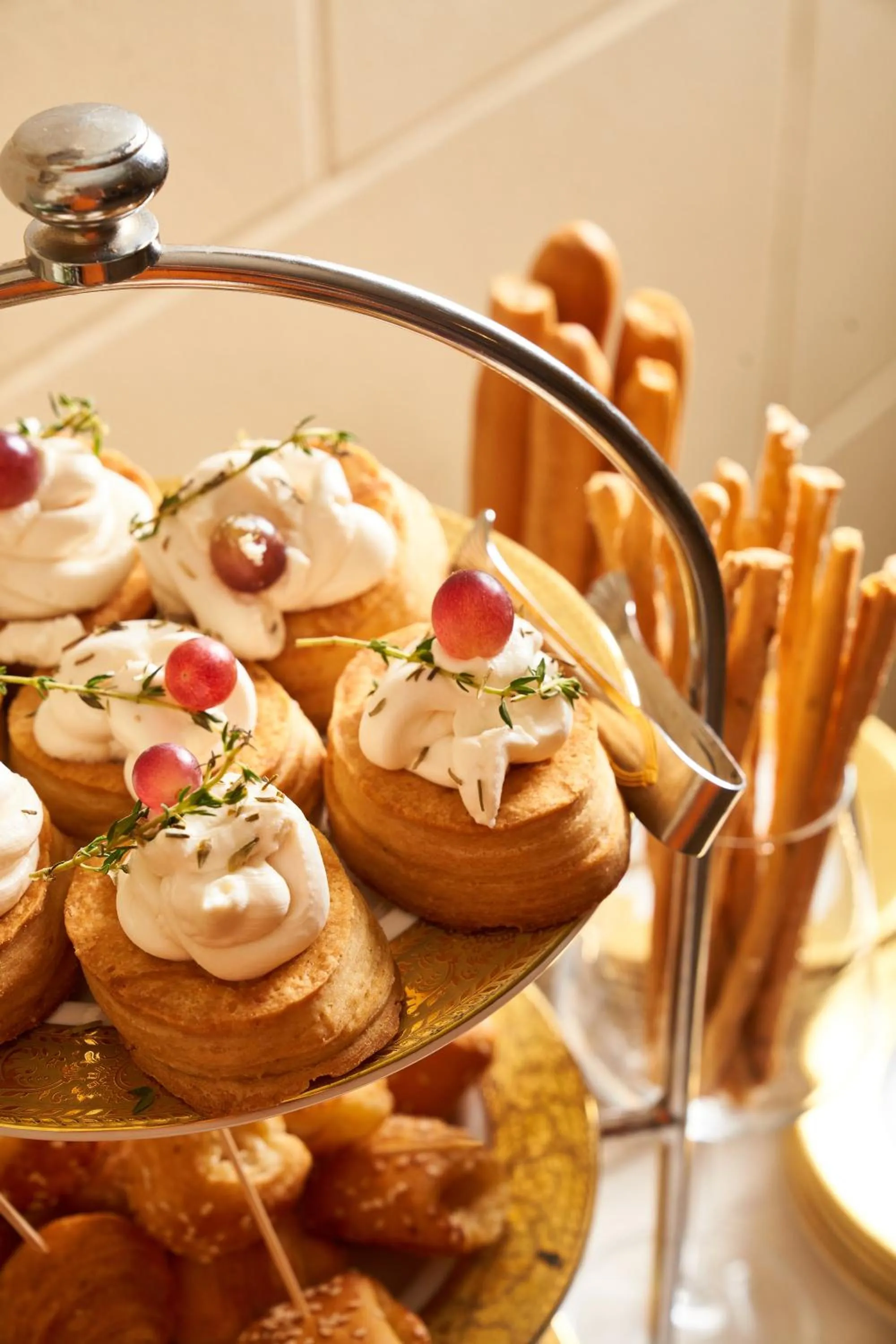 Food and drinks in Le Metropole Luxury Heritage Hotel Since 1902 by Paradise Inn Group