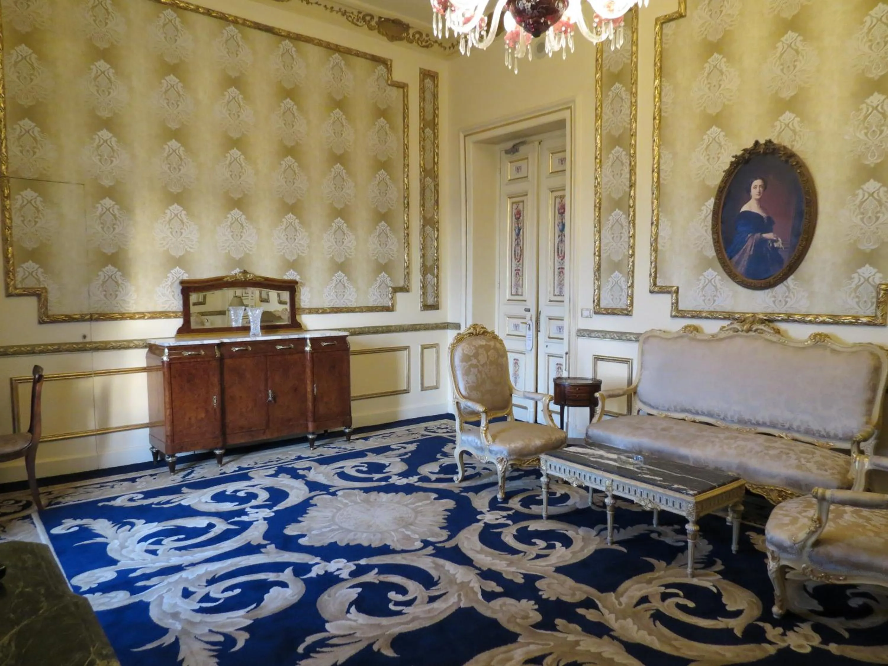 Seating area in Le Metropole Luxury Heritage Hotel Since 1902 by Paradise Inn Group