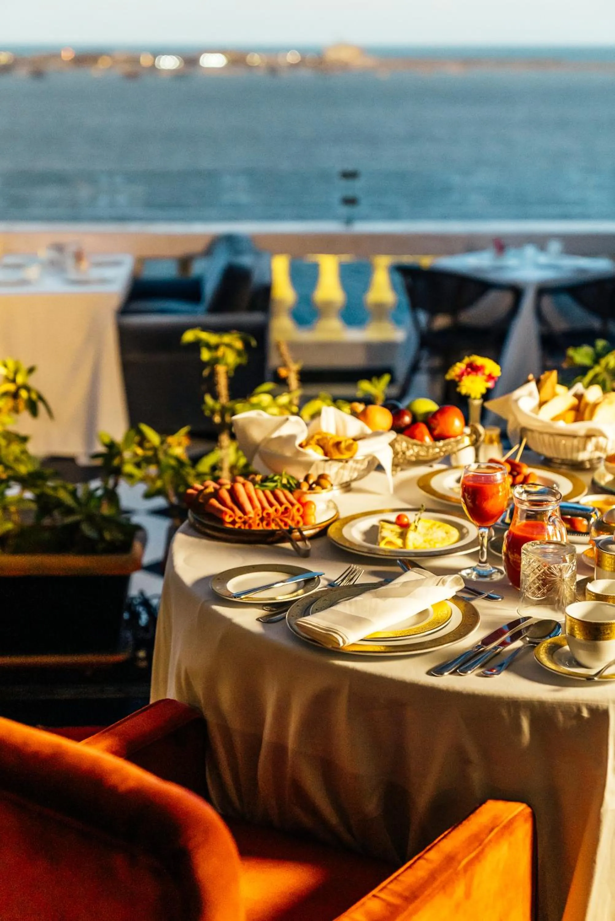 Lunch in Le Metropole Luxury Heritage Hotel Since 1902 by Paradise Inn Group