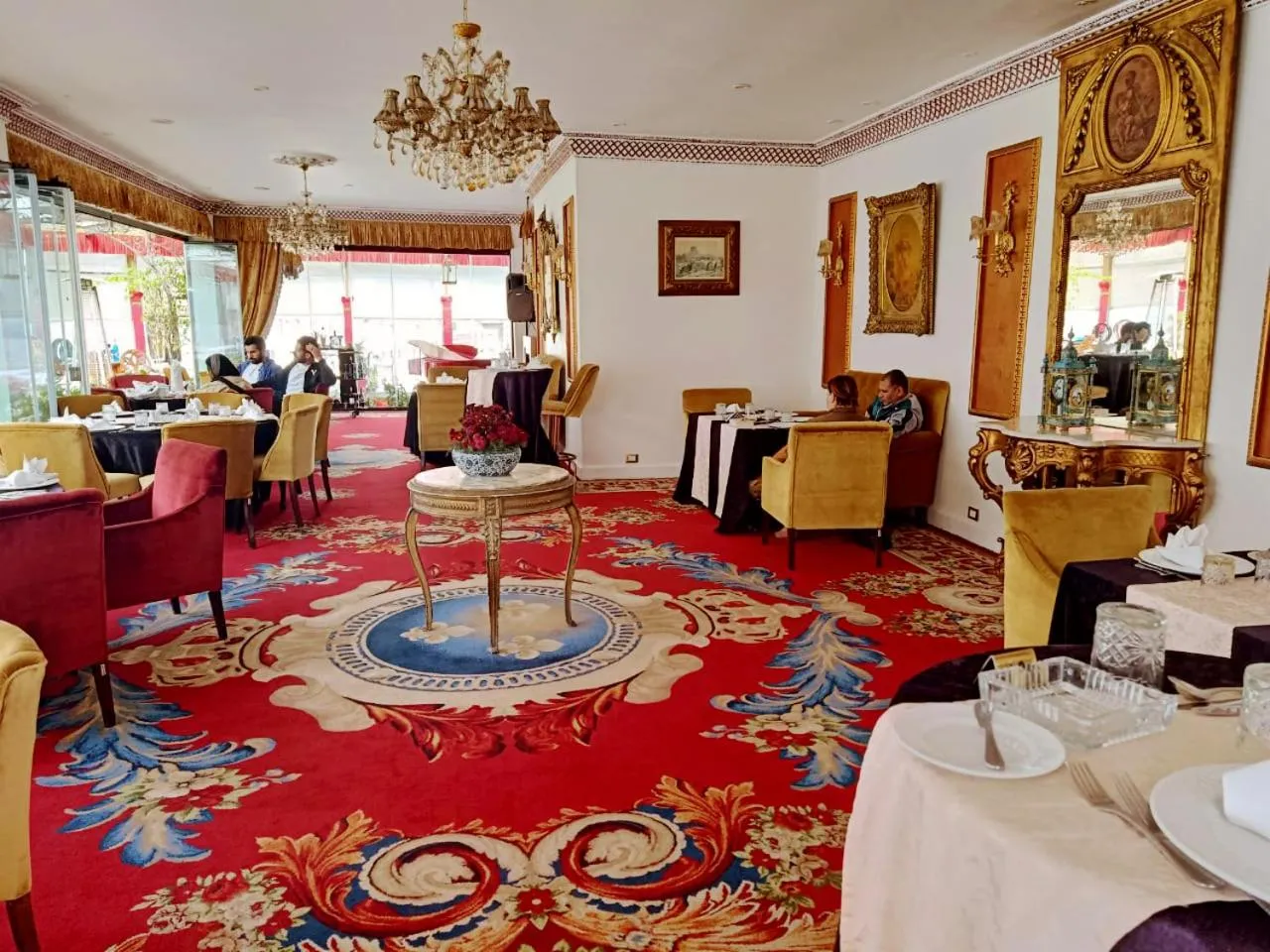 Restaurant/places to eat in Le Metropole Luxury Heritage Hotel Since 1902 by Paradise Inn Group