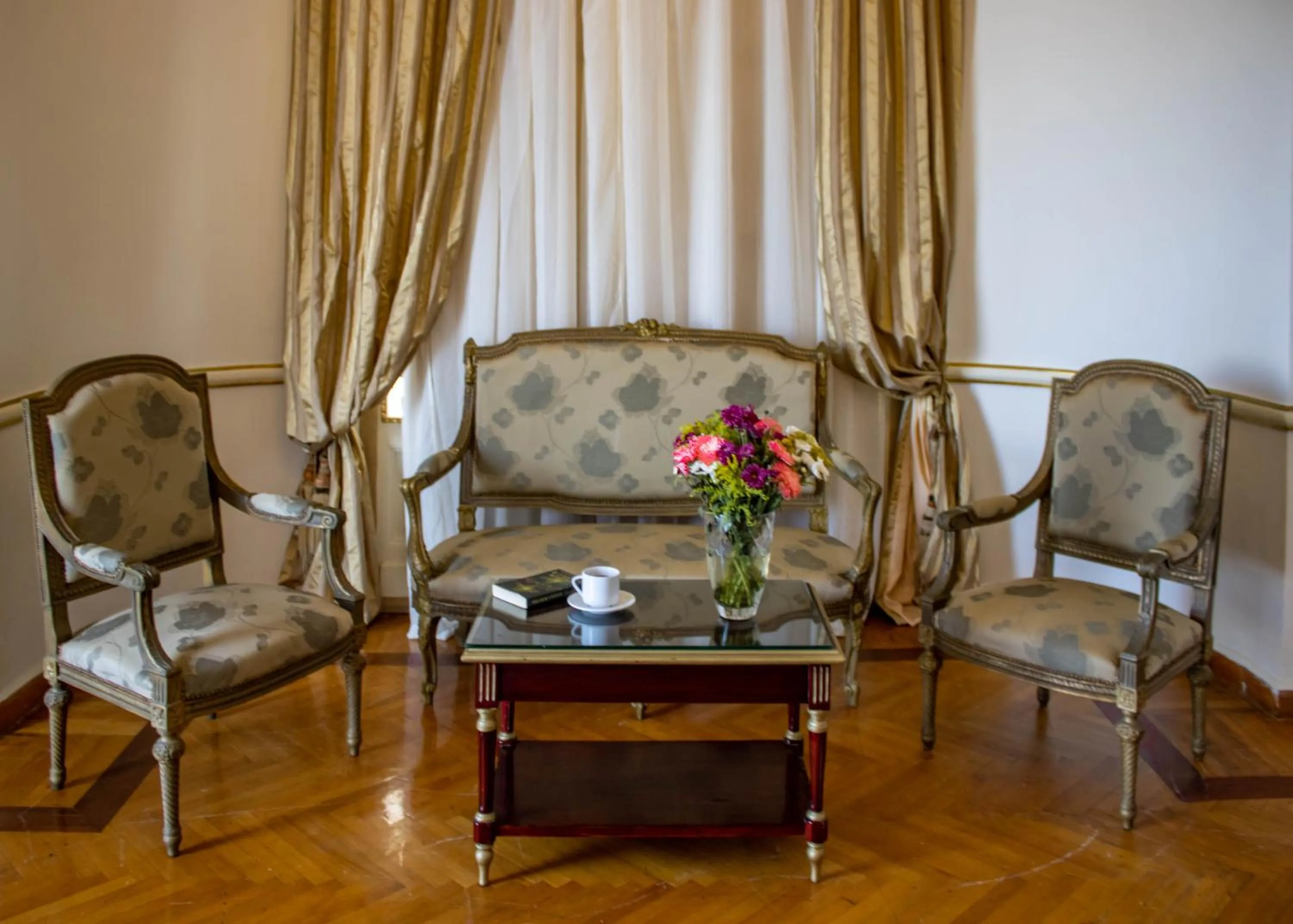 Living room in Windsor Palace Luxury Heritage Hotel Since 1906 by Paradise Inn Group