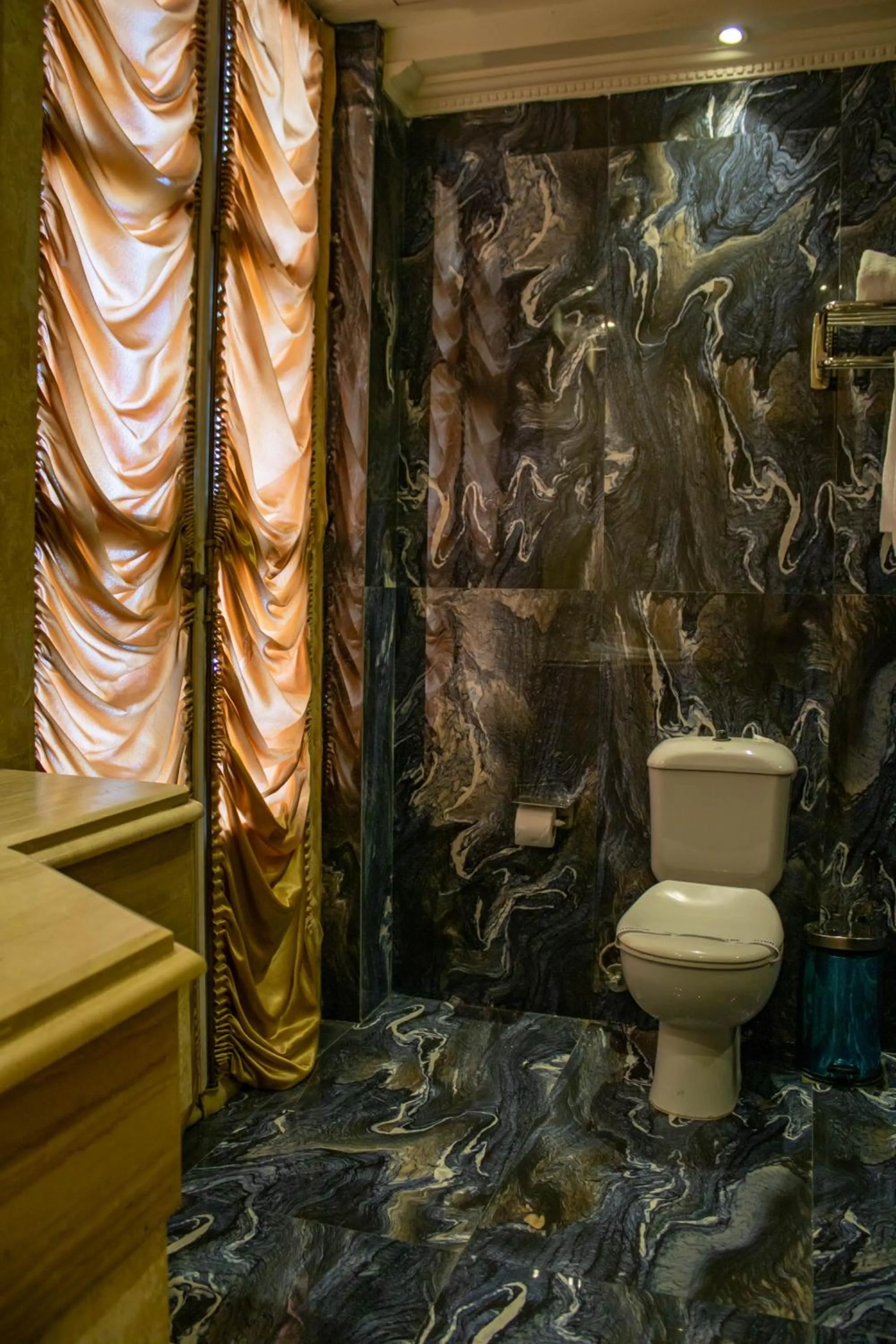 Bathroom in Windsor Palace Luxury Heritage Hotel Since 1906 by Paradise Inn Group