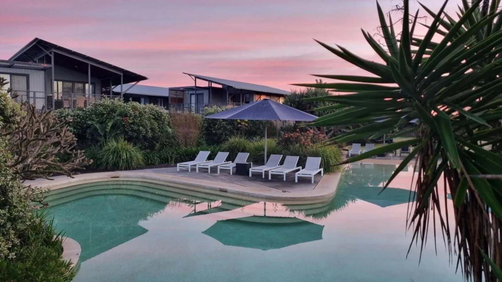 Swimming pool in Serenity Diamond Beach