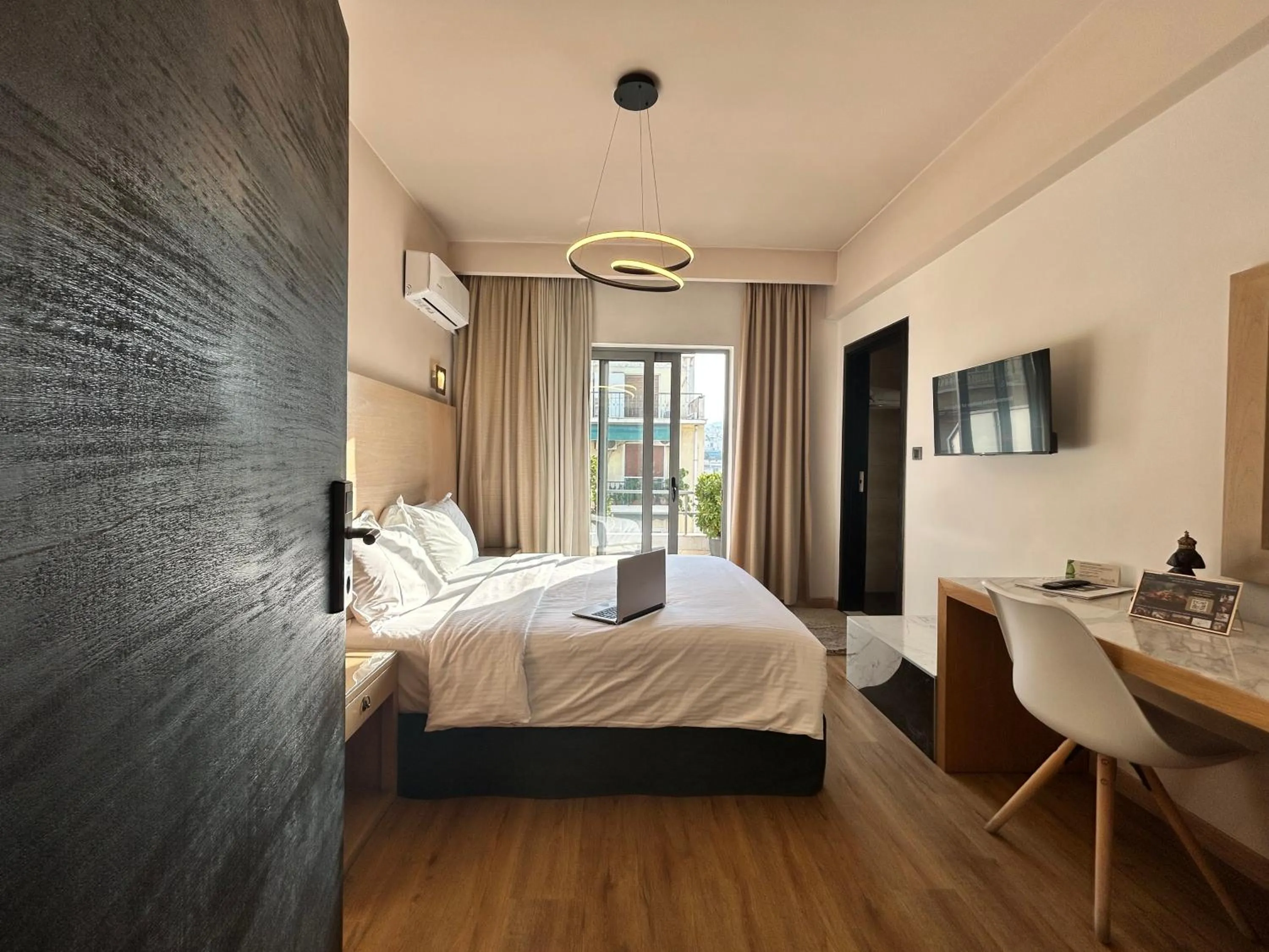 Bedroom, Bed in Areos