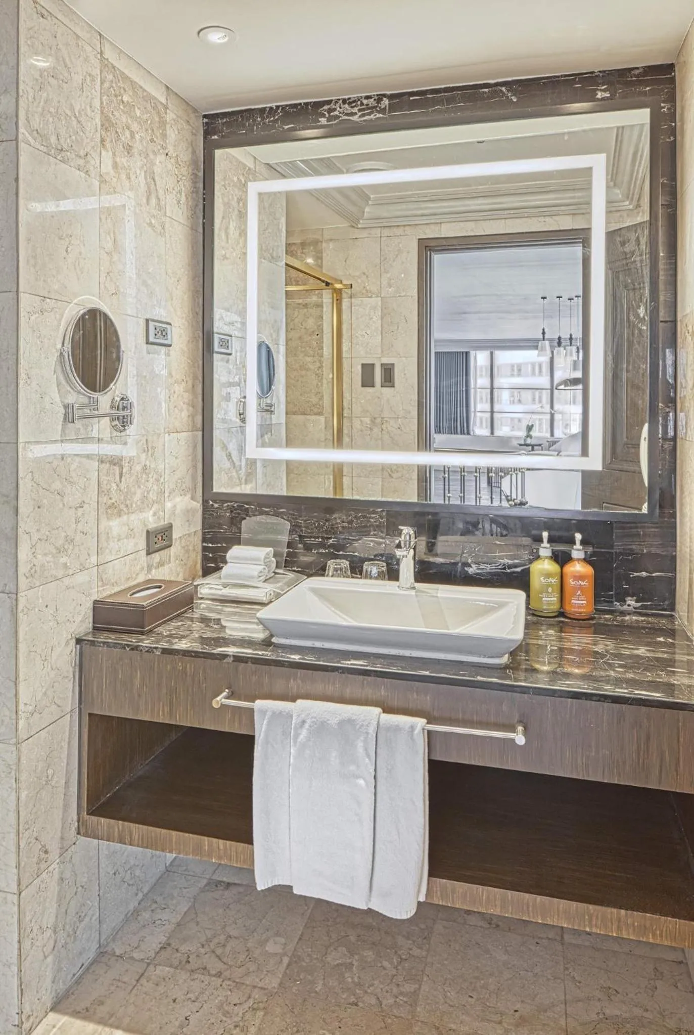 Photo of the whole room in Holiday Inn & Suites Manila Galleria by IHG