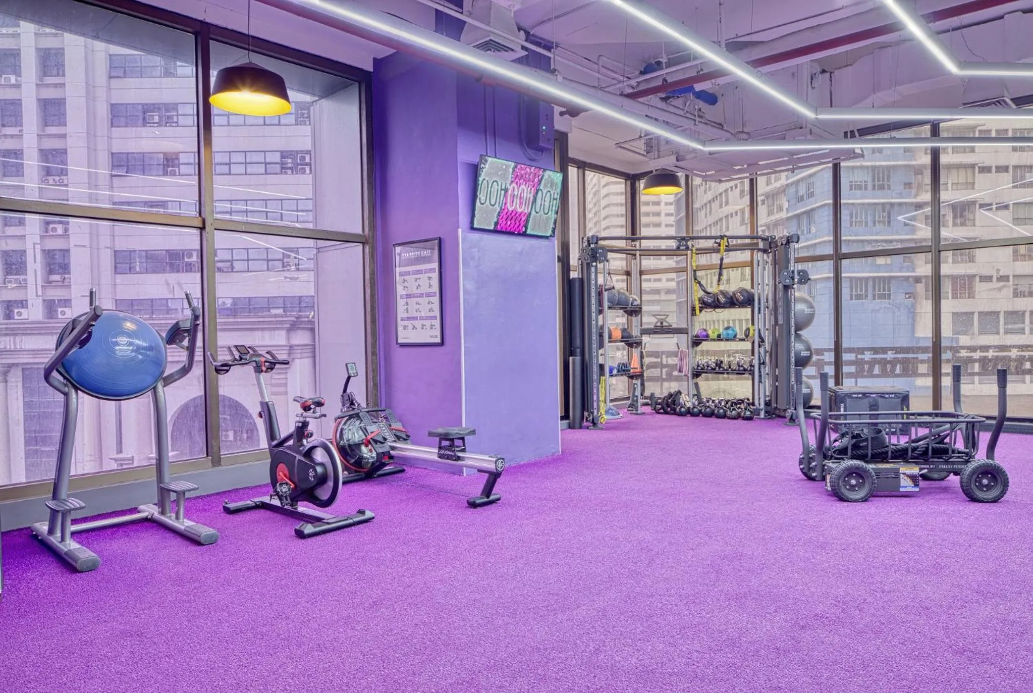 Fitness centre/facilities in Holiday Inn & Suites Manila Galleria by IHG