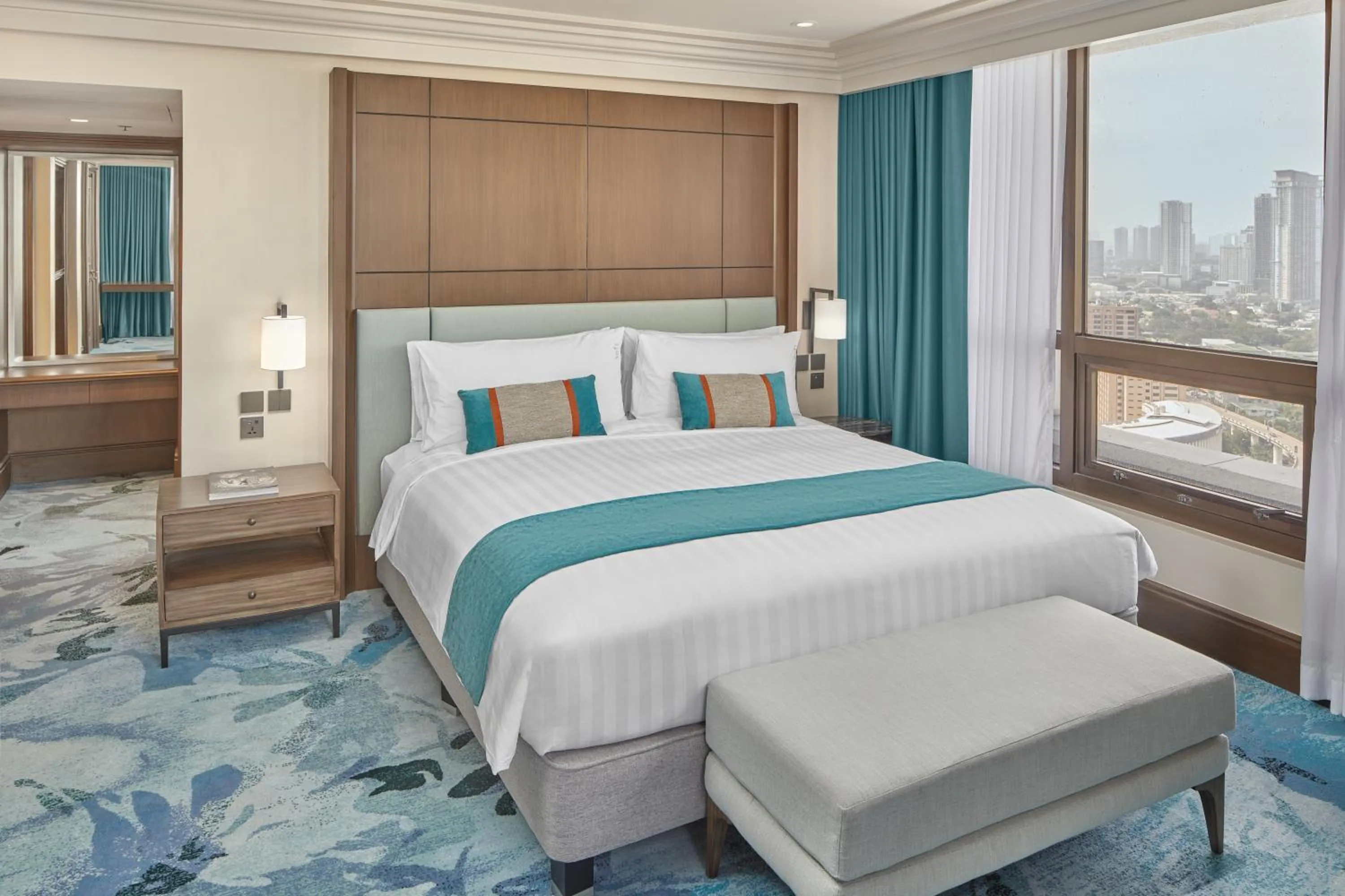 Bedroom, Bed in Holiday Inn & Suites Manila Galleria by IHG