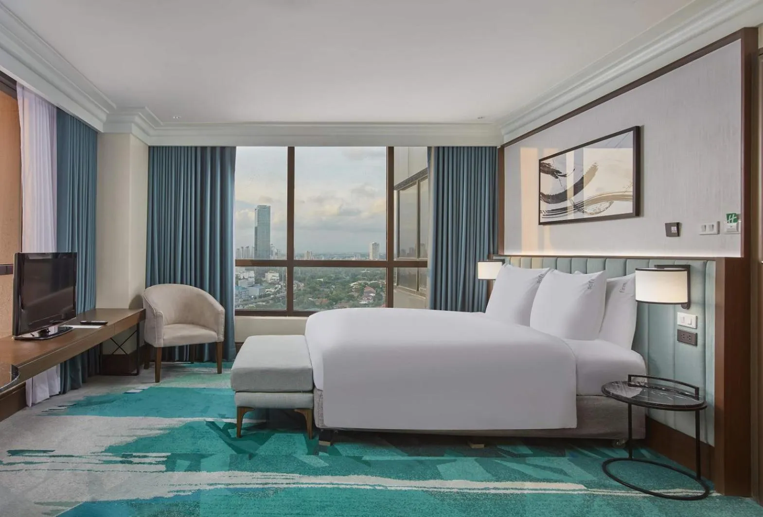 Bed in Holiday Inn & Suites Manila Galleria by IHG