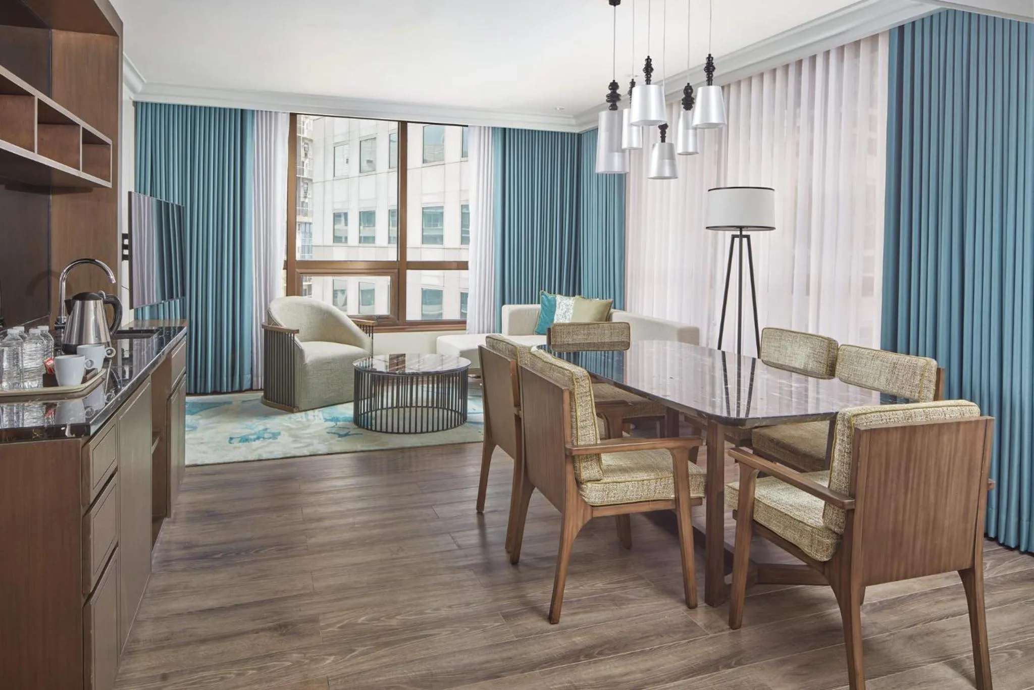 Photo of the whole room in Holiday Inn & Suites Manila Galleria by IHG