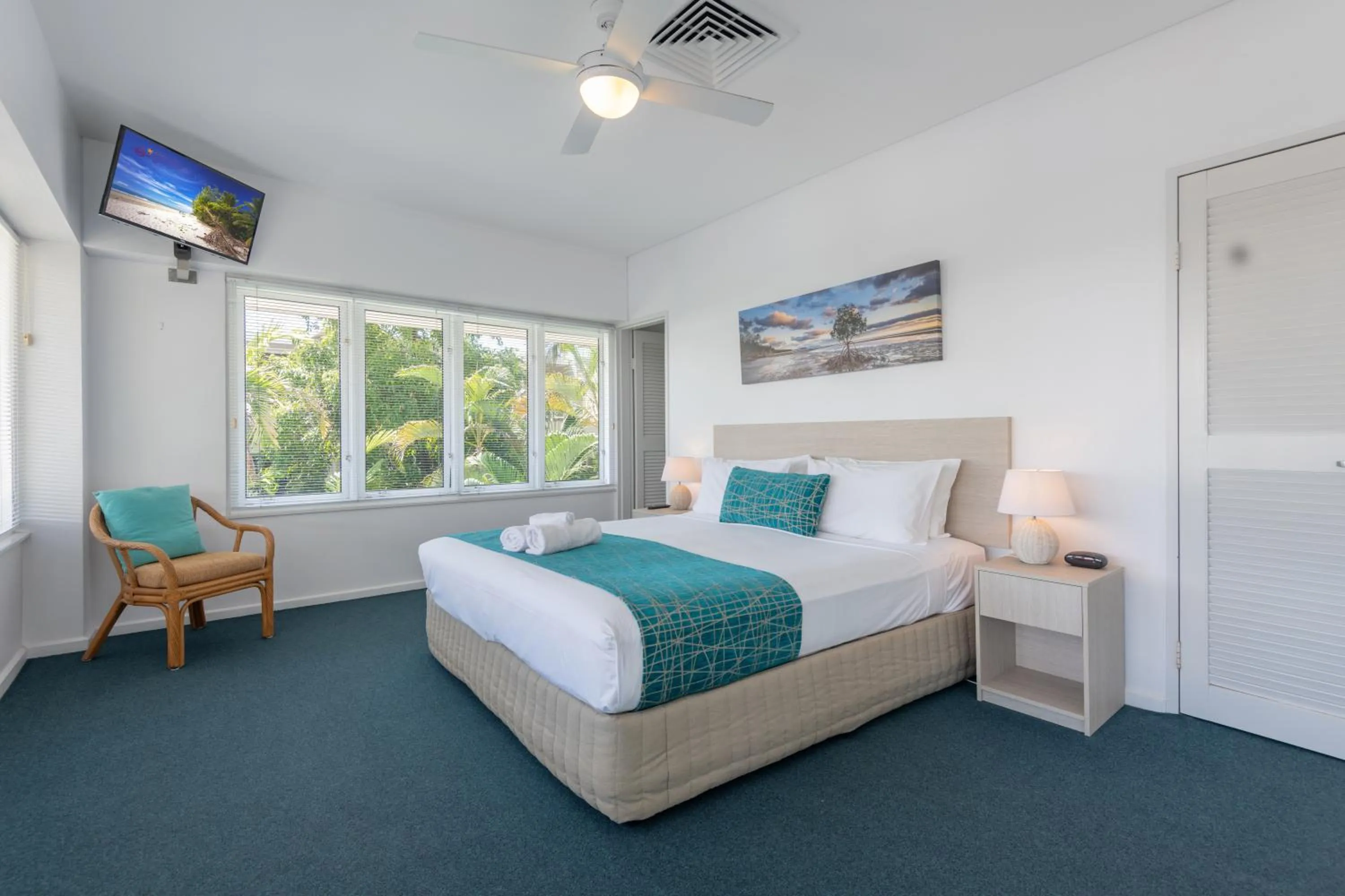 Bedroom, Bed in Balboa Apartments