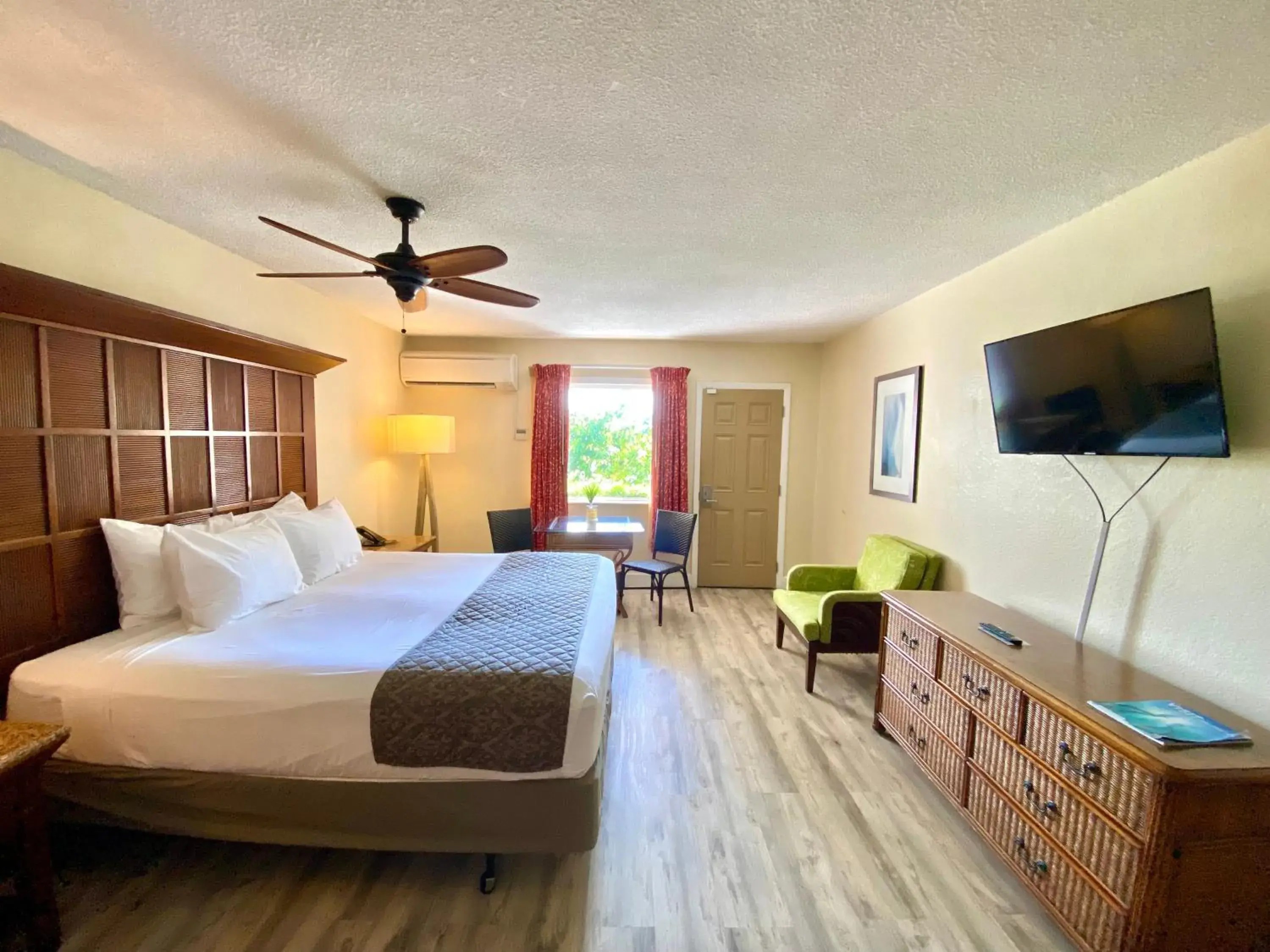 Standard Double Room - Beach Front in Bolongo Bay Beach Resort All Inclusive Standard Double Room - Beach Front in Bolongo Bay Beach Resort All Inclusive