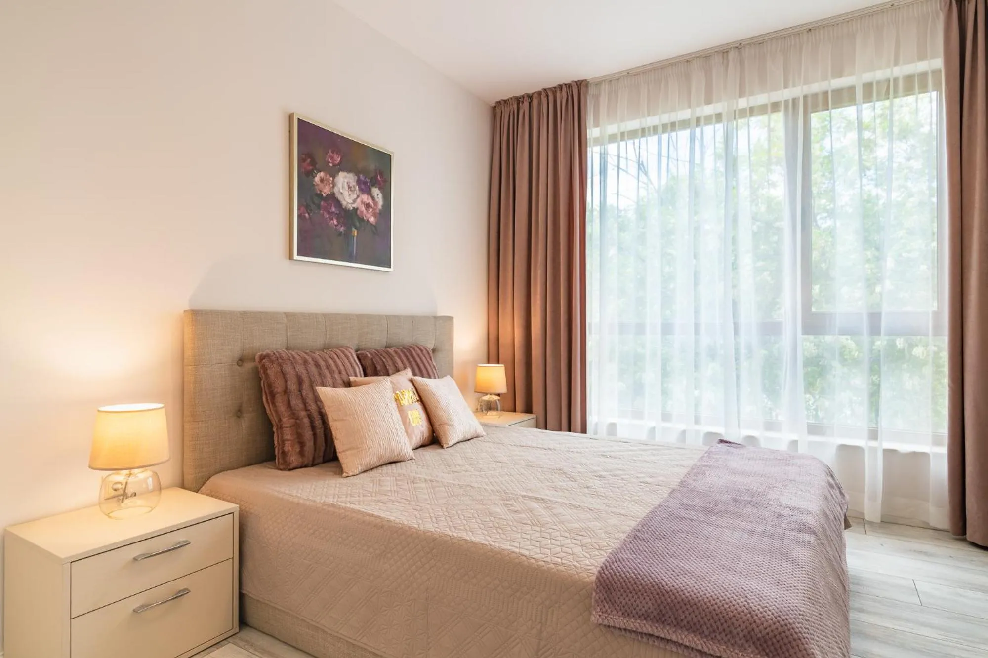 Bed in La Mer Residence