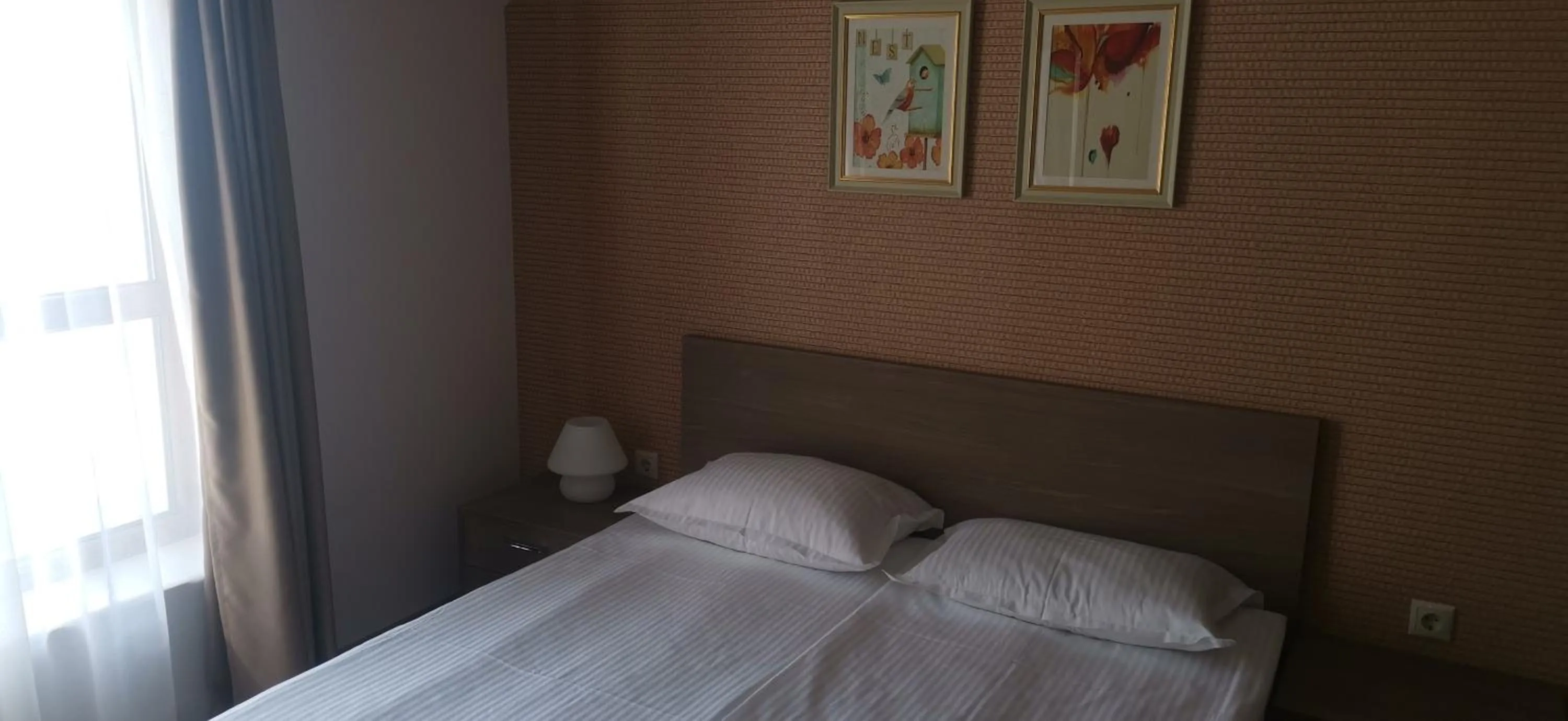 Bed in La Mer Residence