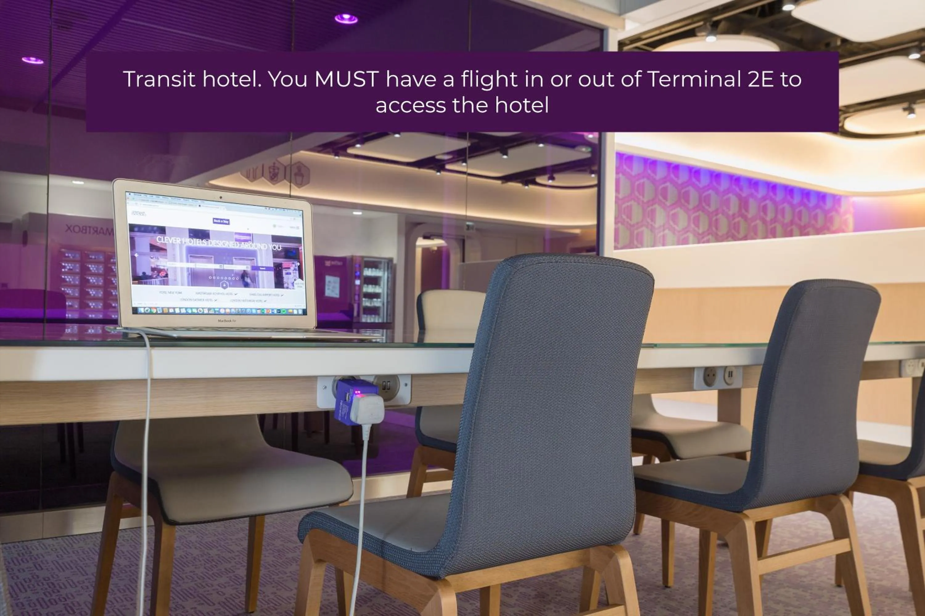 Communal lounge/ TV room in YOTELAIR Paris CDG - Transit Hotel - Terminal 2E