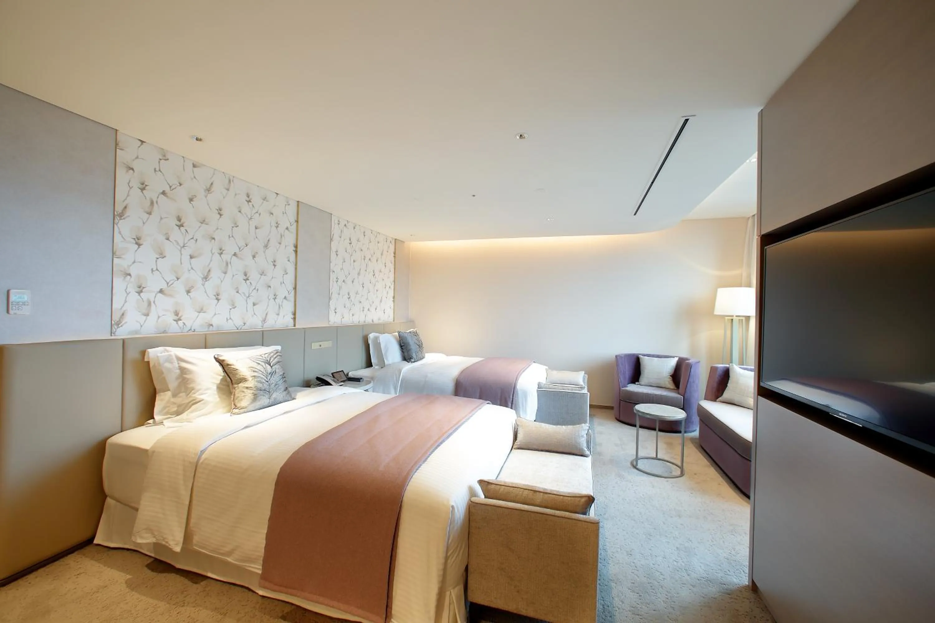 Photo of the whole room, Bed in Miyako Hotel Hakata