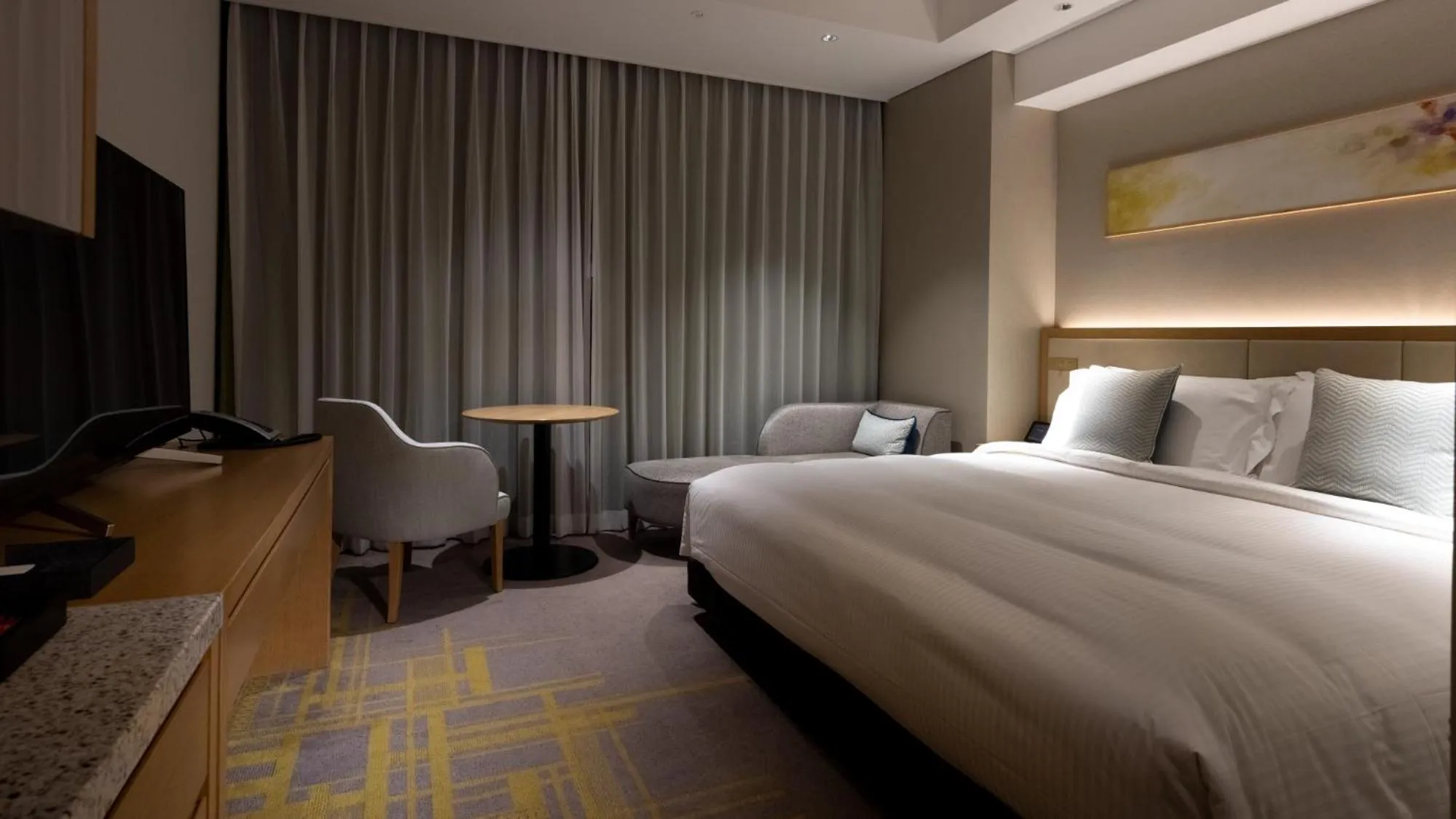 Photo of the whole room, Bed in Miyako Hotel Hakata