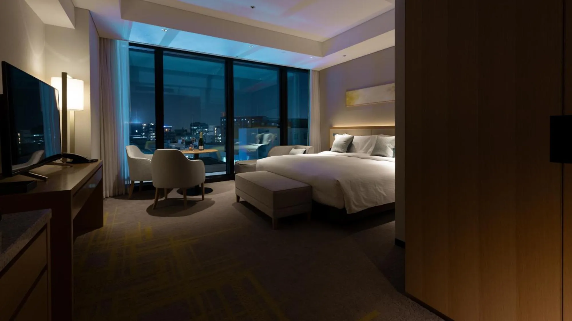 Photo of the whole room, Bed in Miyako Hotel Hakata