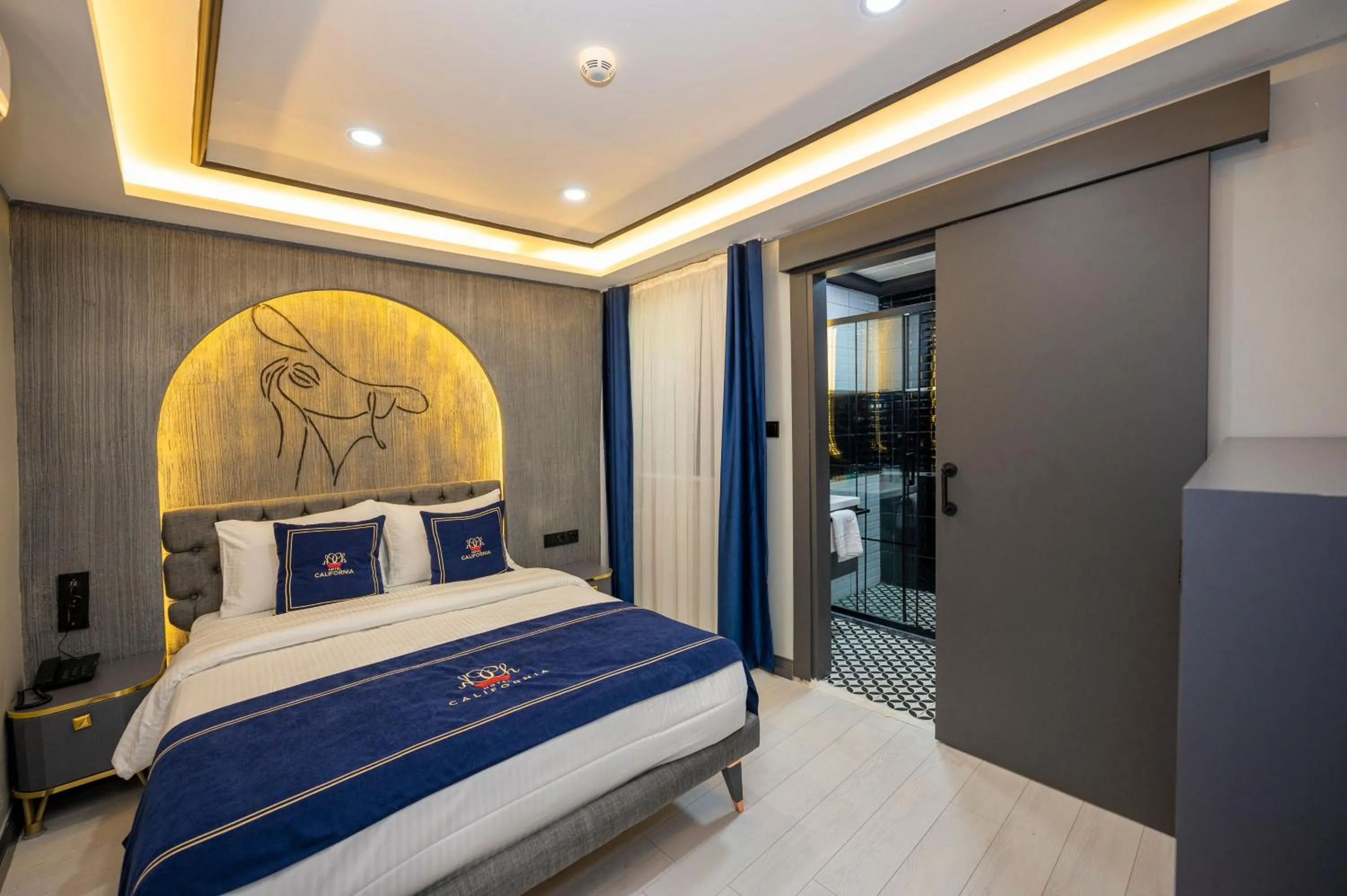 Bed in Hotel California