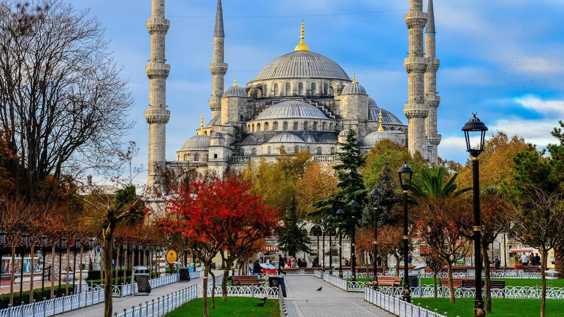 Nearby landmark in Hotel California