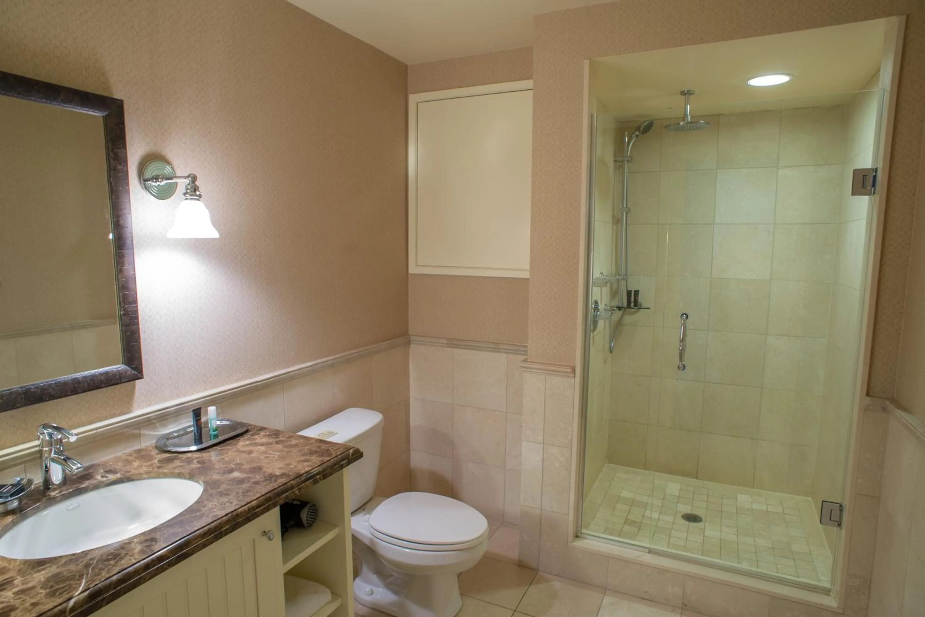 Shower in Rawley Resort, Spa & Marina