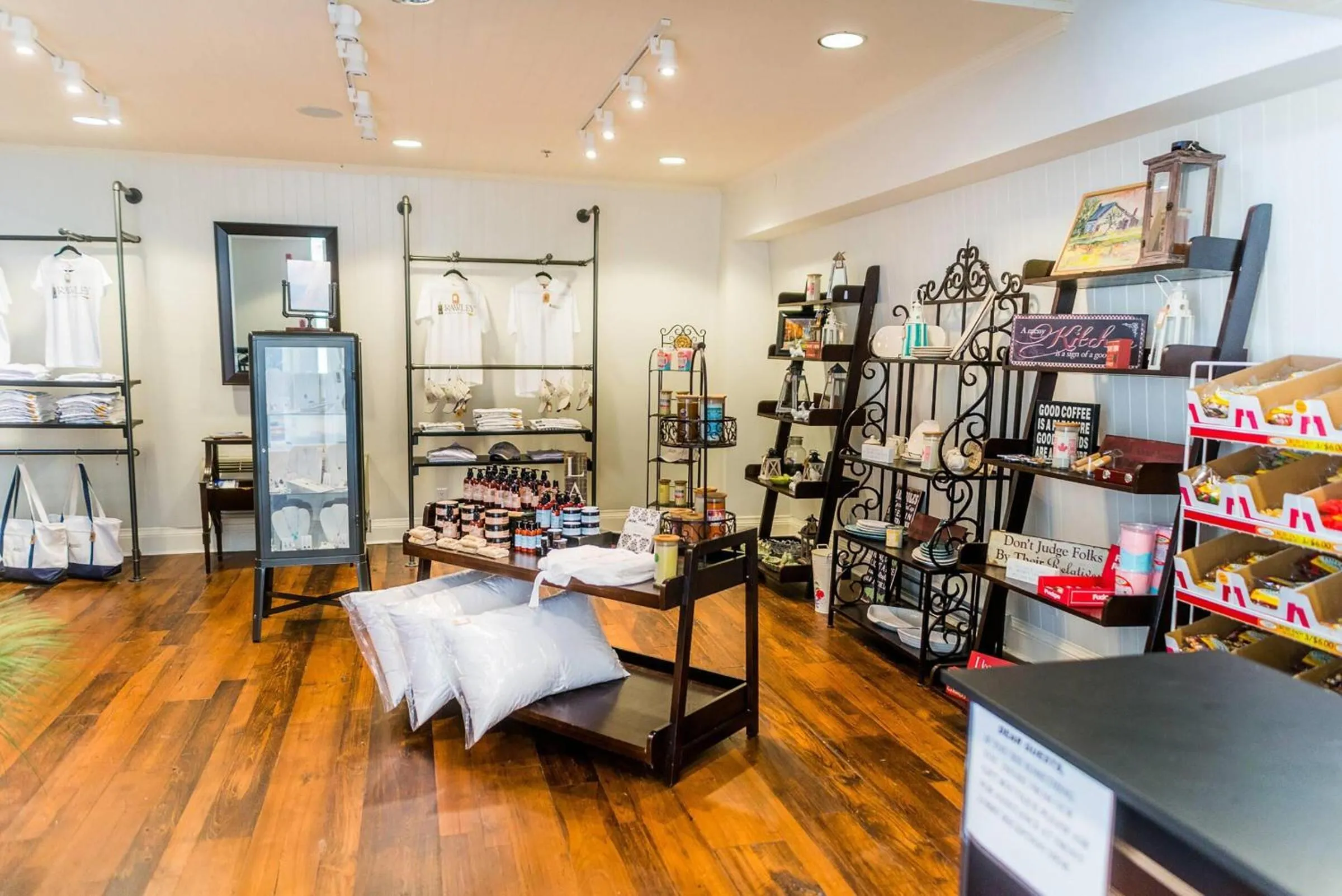 On-site shops in Rawley Resort, Spa & Marina, Trademark Collection by Wyndham