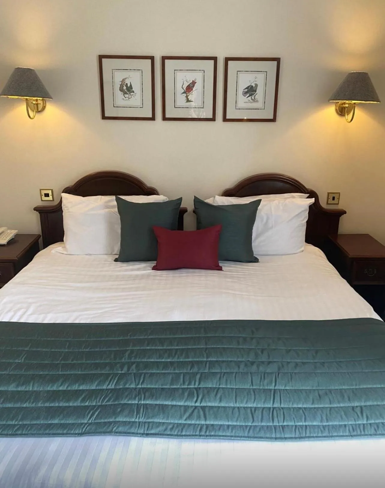 Bed in The Royal George Hotel