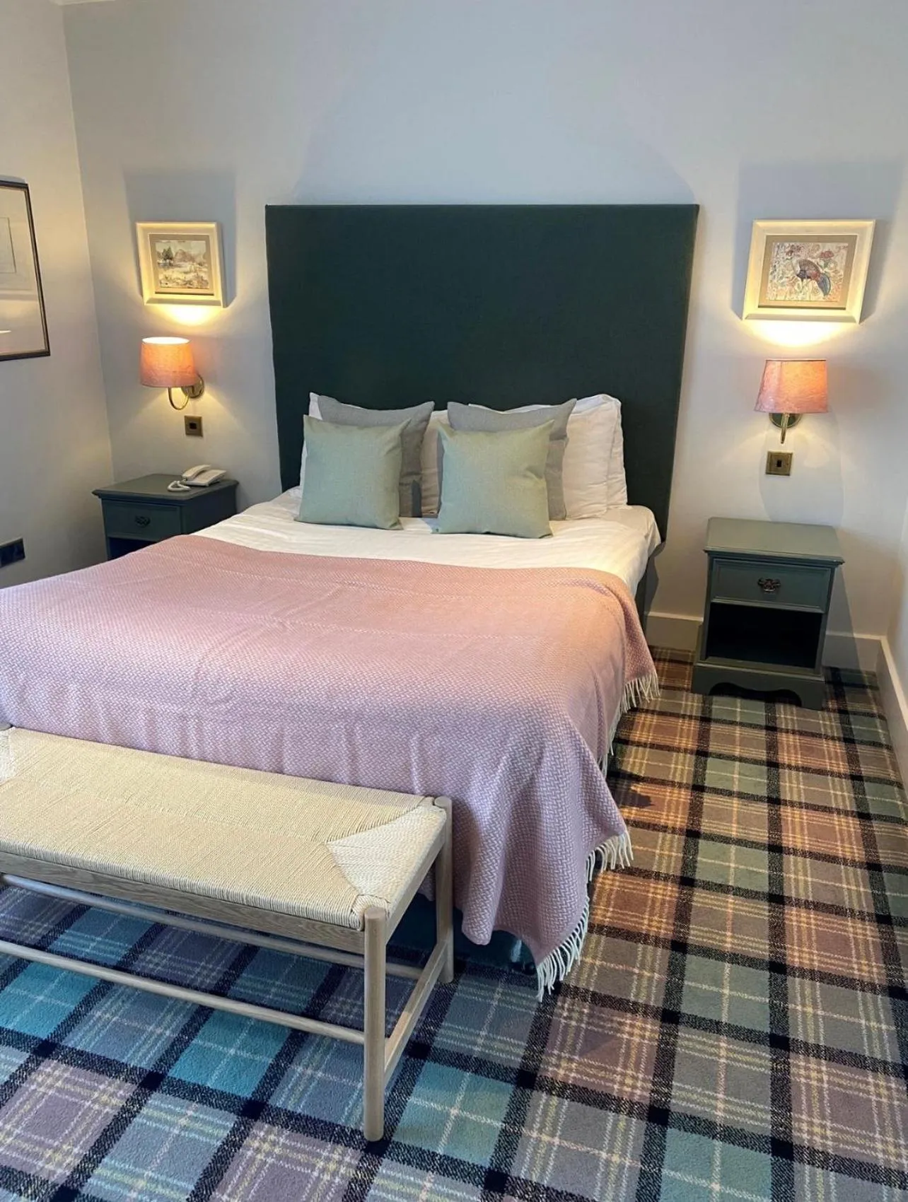 Bed in The Royal George Hotel