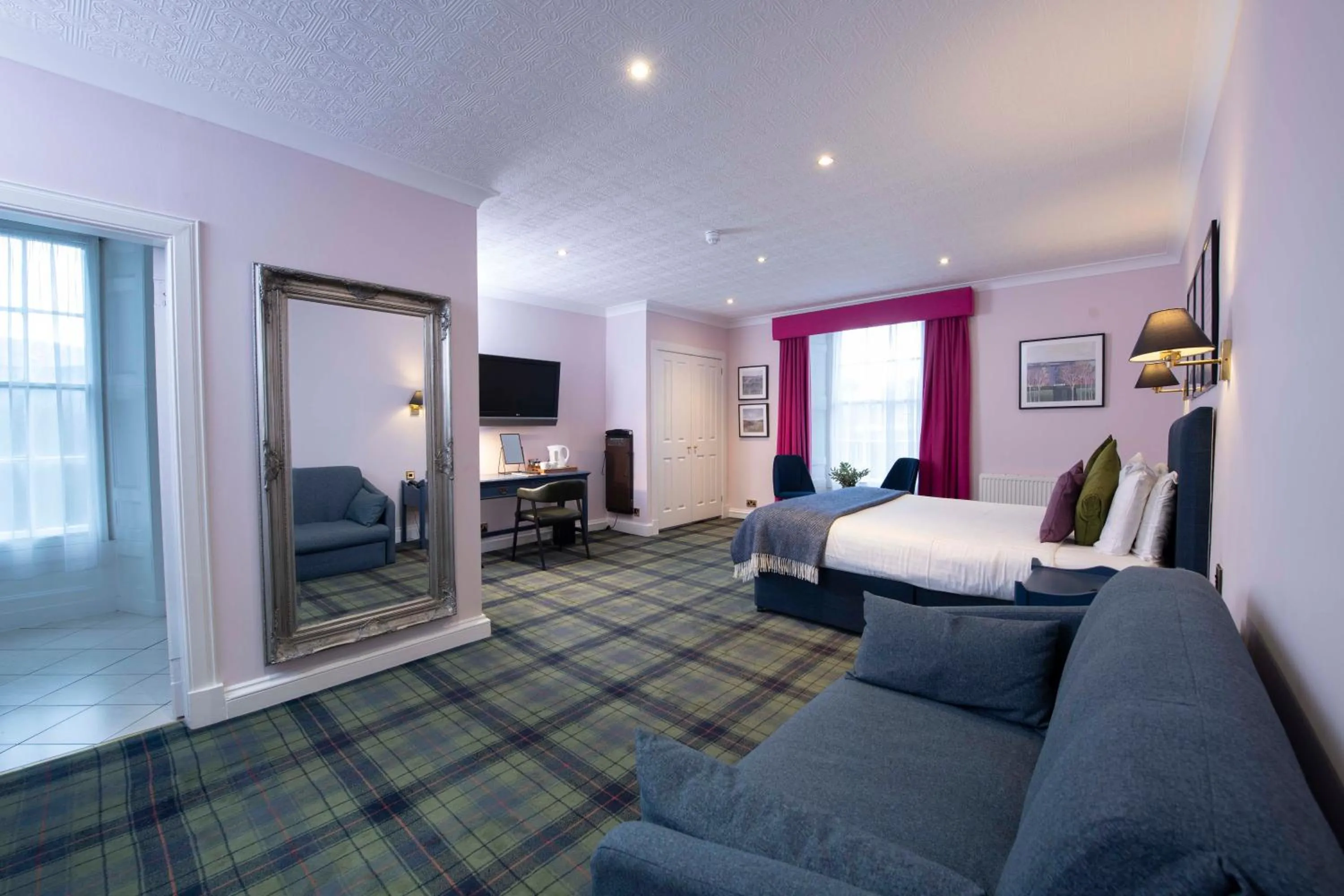 Bed in The Royal George Hotel