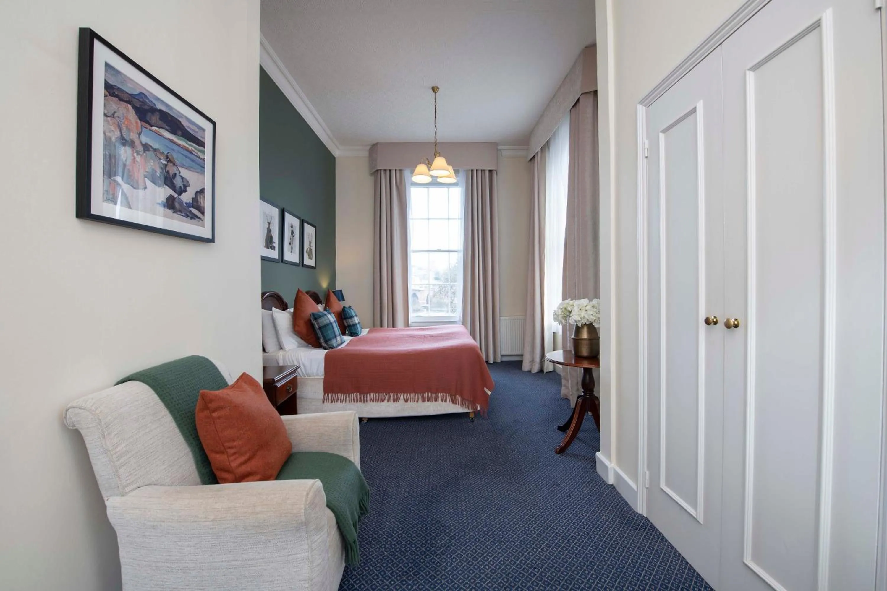 Bed in The Royal George Hotel