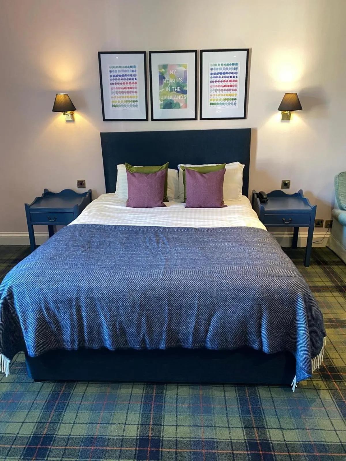 Bed in The Royal George Hotel