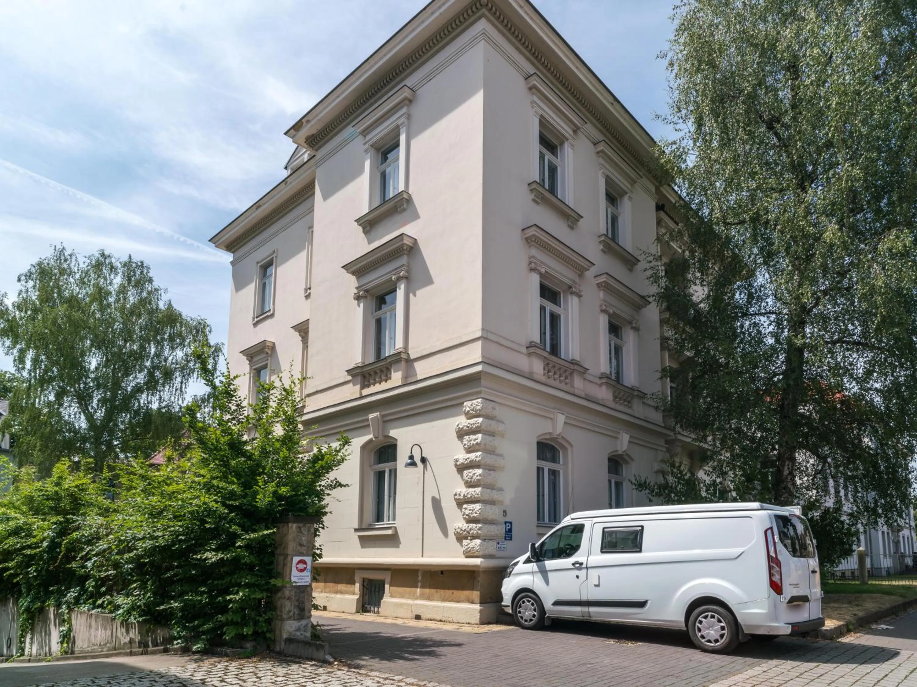 Property building in Limehome Dresden Antonstraße