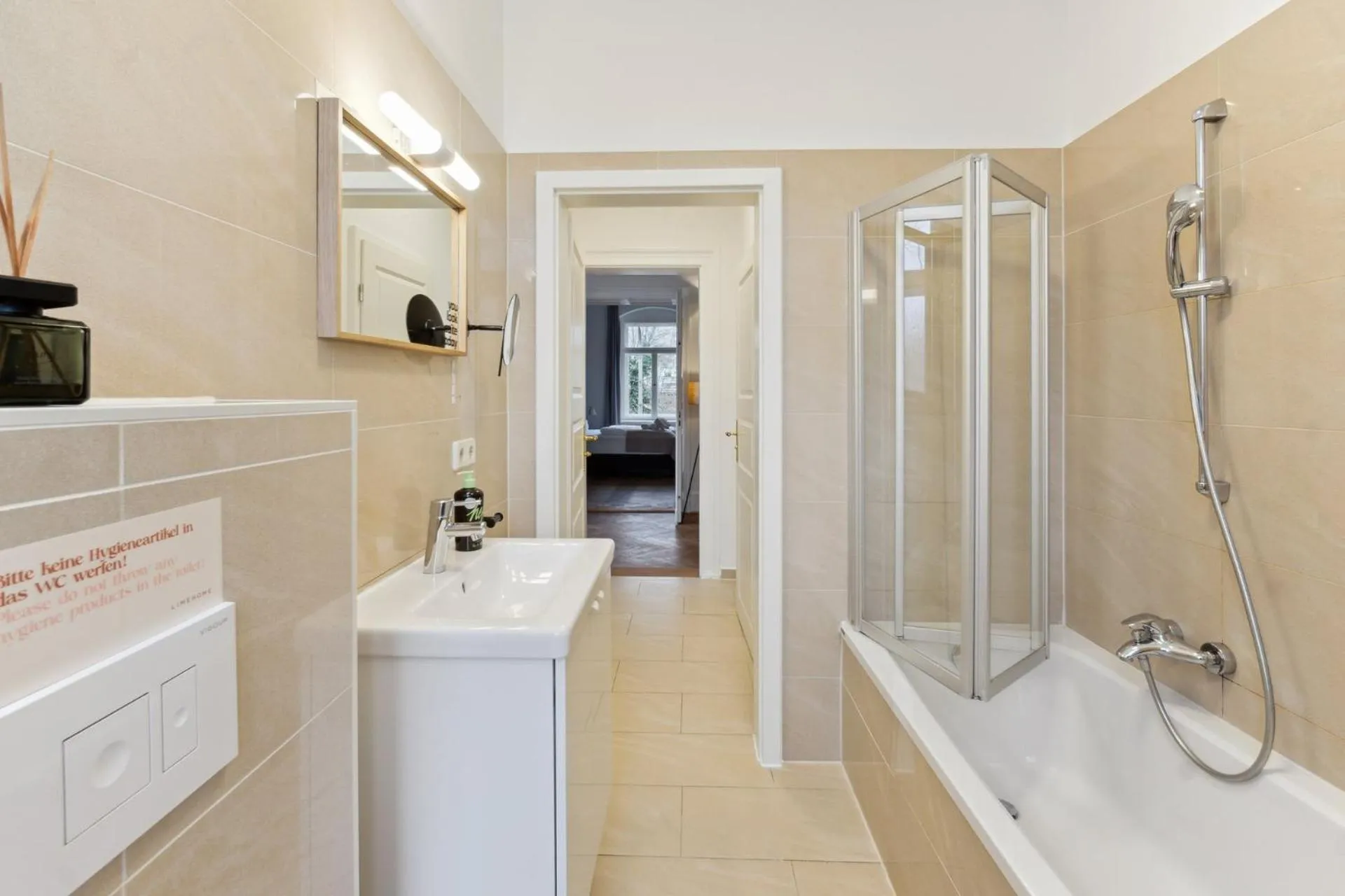 Bathroom in Limehome Dresden Antonstraße