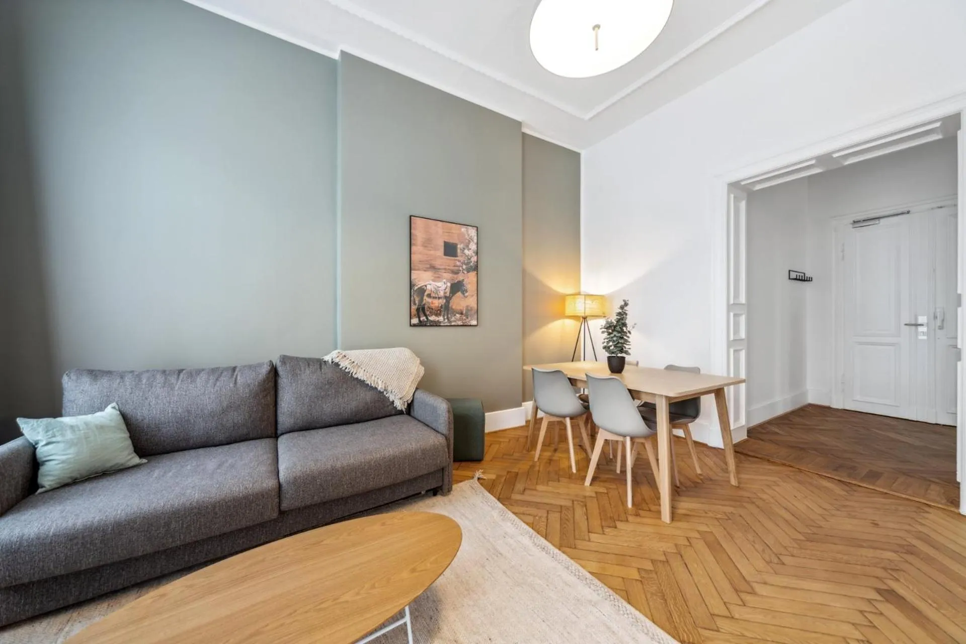 Seating area in Limehome Dresden Antonstraße