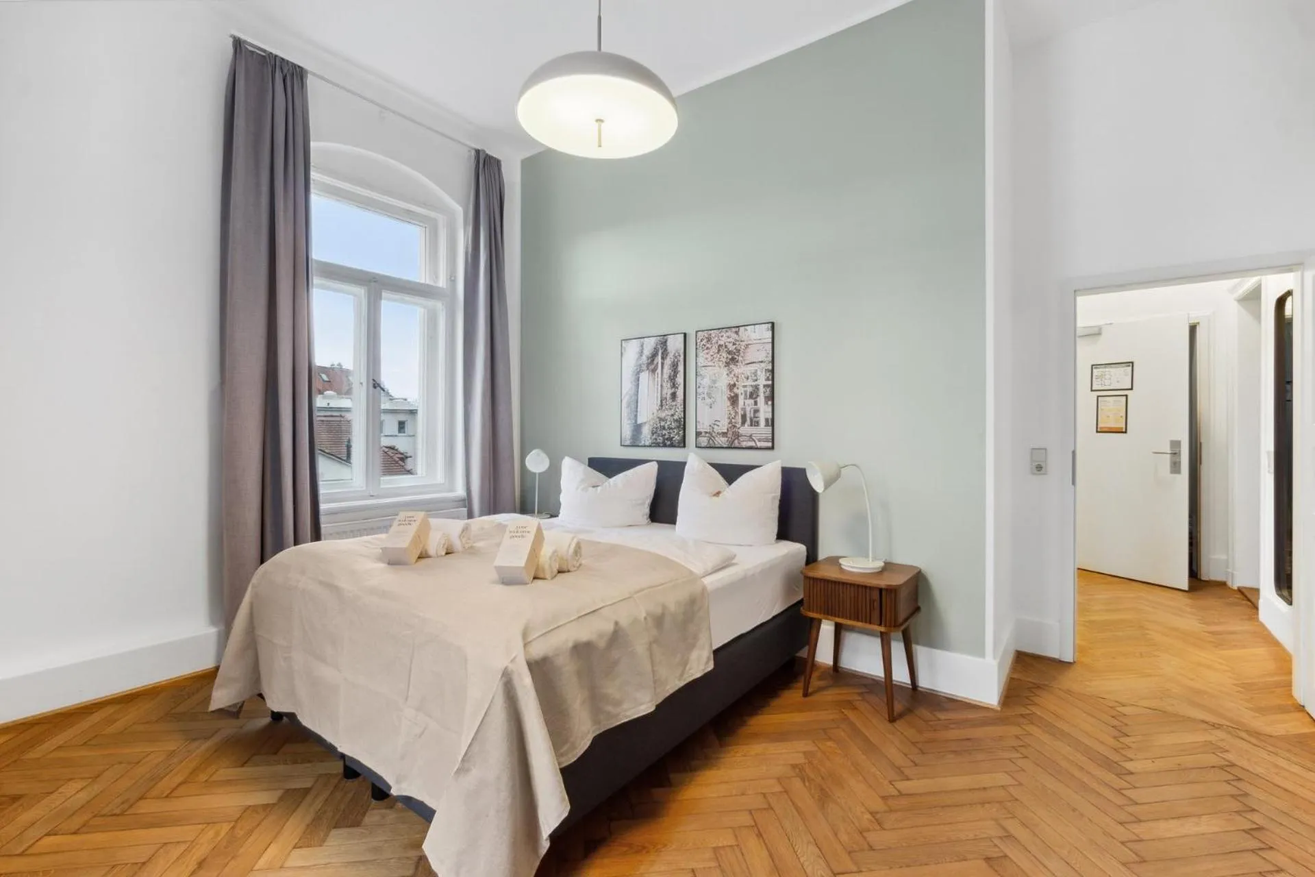 Bed in Limehome Dresden Antonstraße