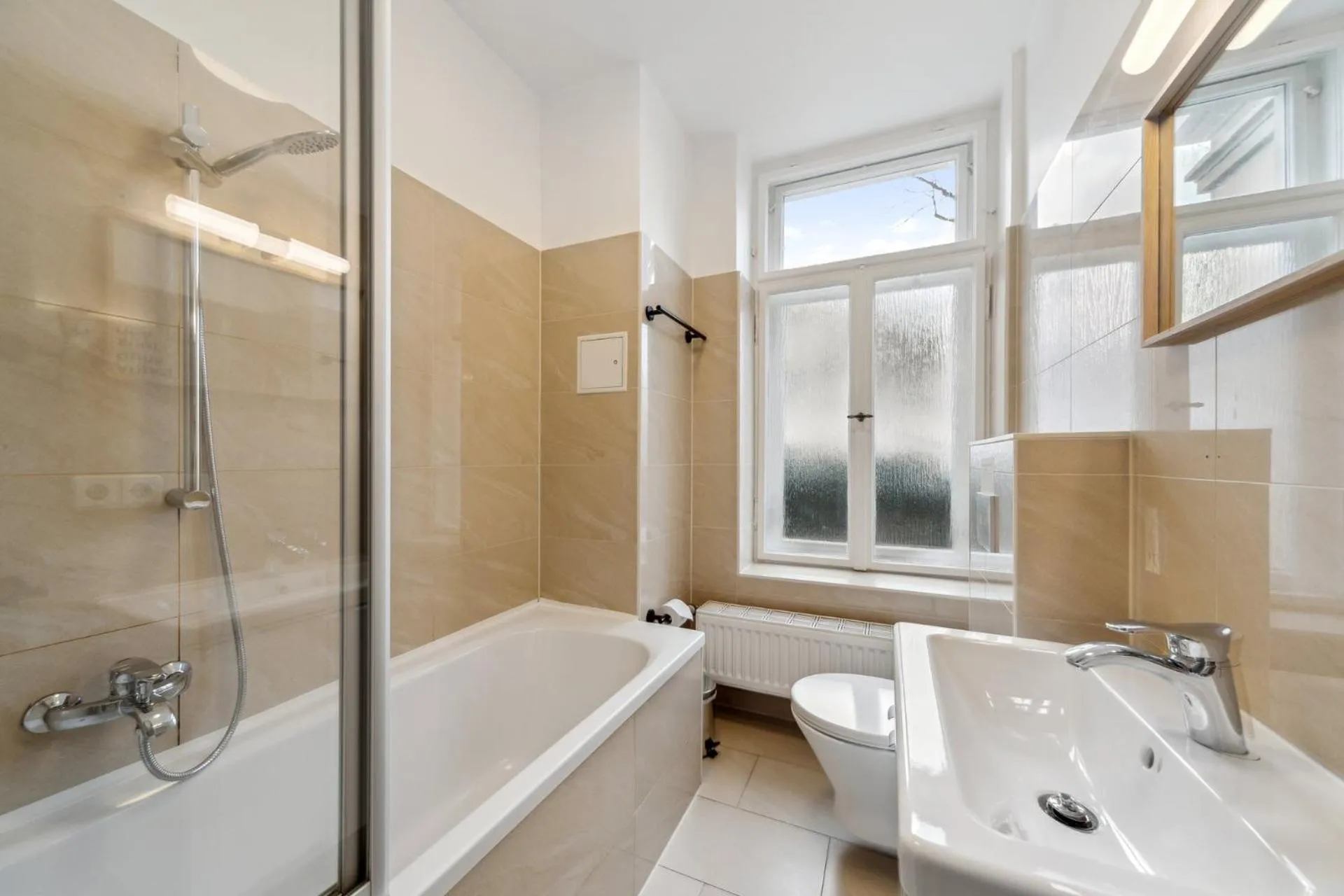 Bathroom in Limehome Dresden Antonstraße