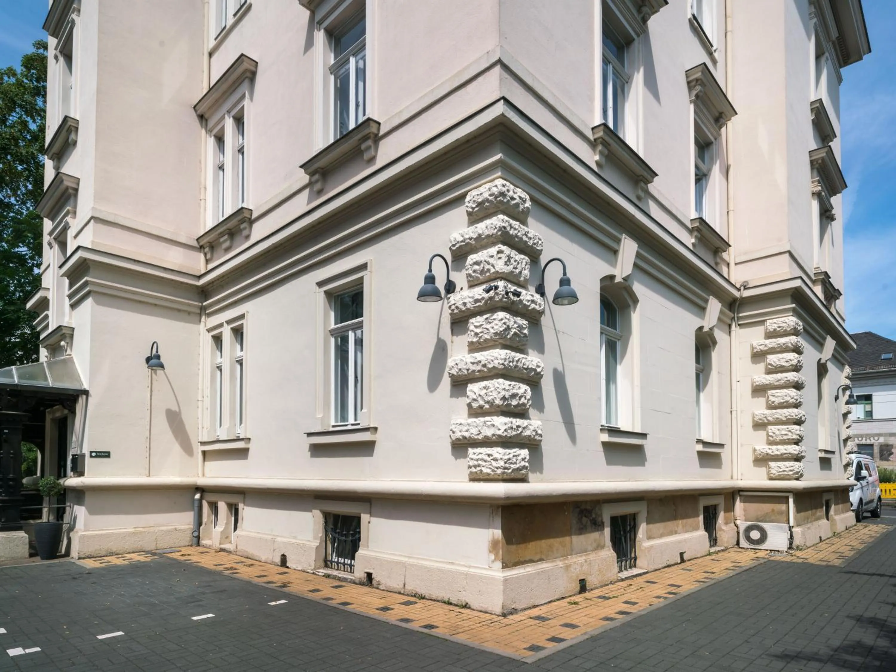 Property building in Limehome Dresden Antonstraße