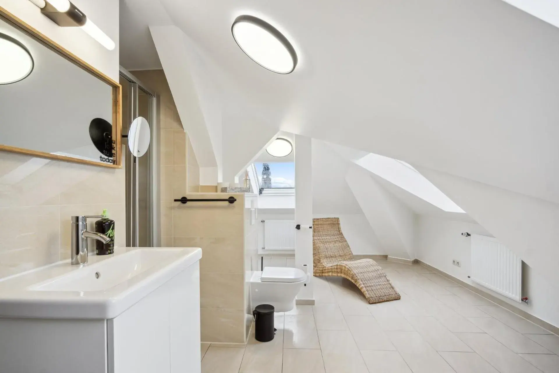 One-Bedroom Attic Suite in Limehome Dresden Antonstraße One-Bedroom Attic Suite in Limehome Dresden Antonstraße