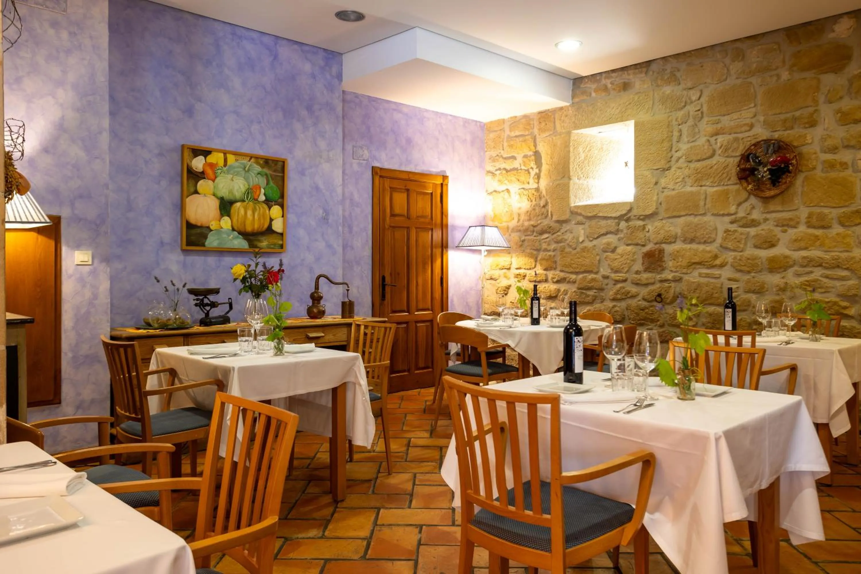 Restaurant/places to eat in Hotel Villa de Ábalos