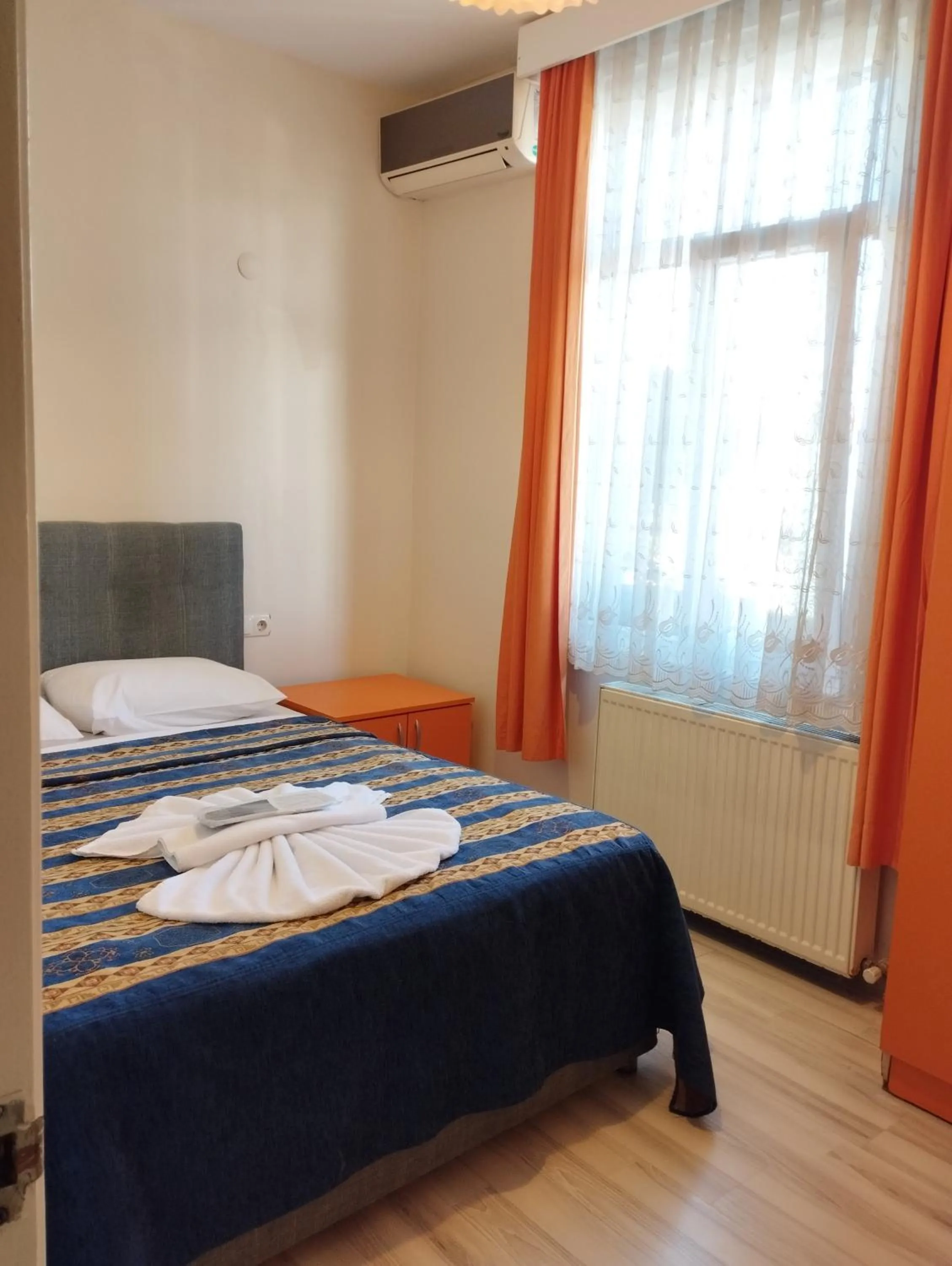 Bed in Anadolu Hotel