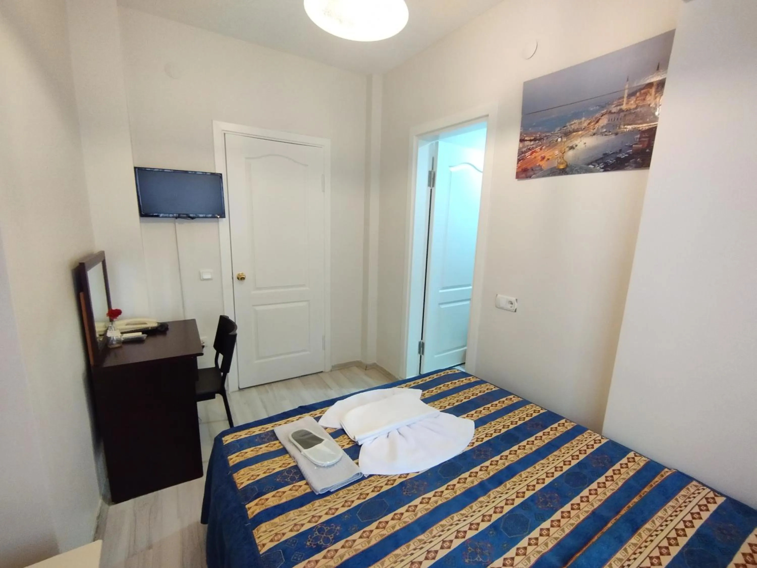 Bed in Anadolu Hotel