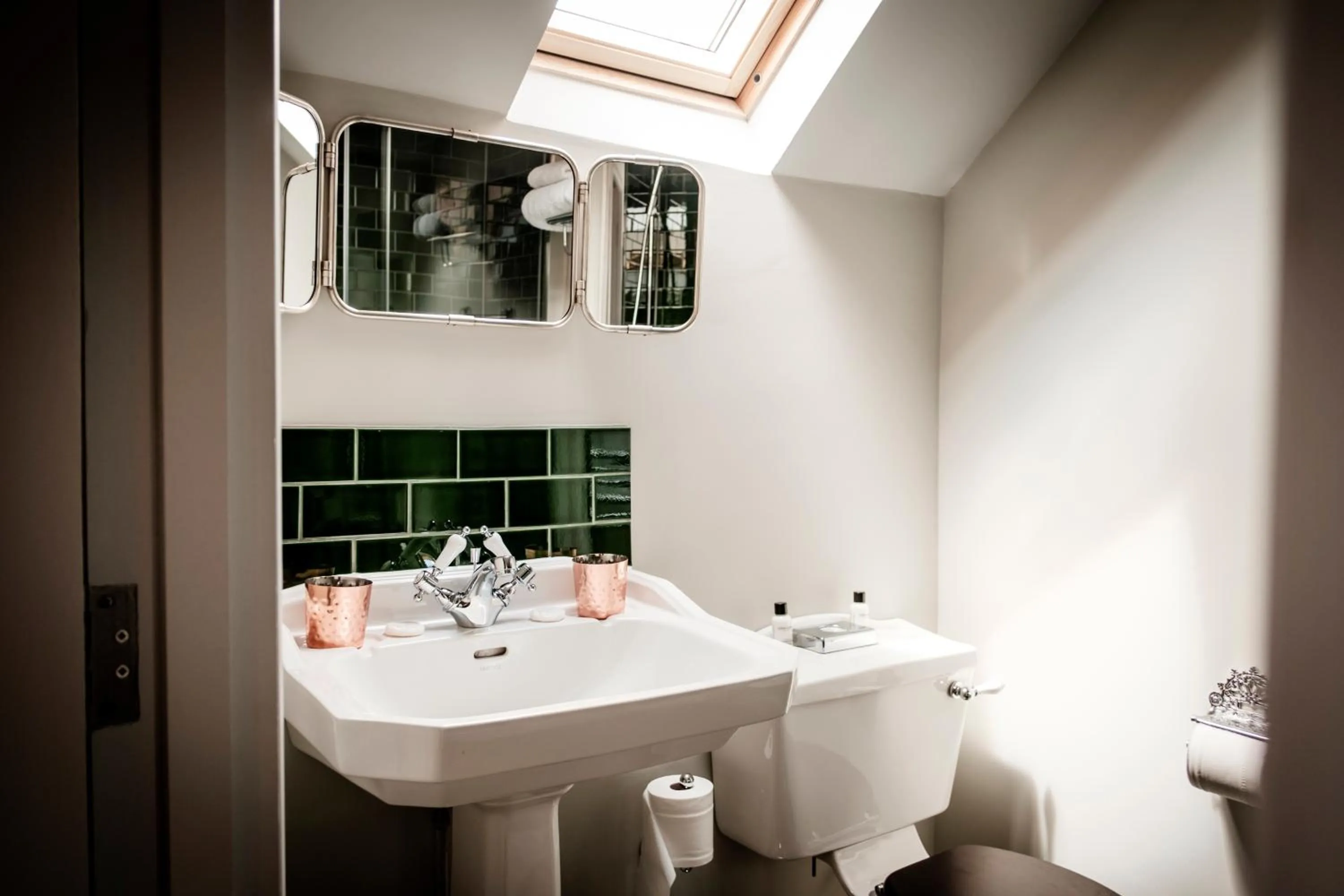 Bathroom in The Queen's Head