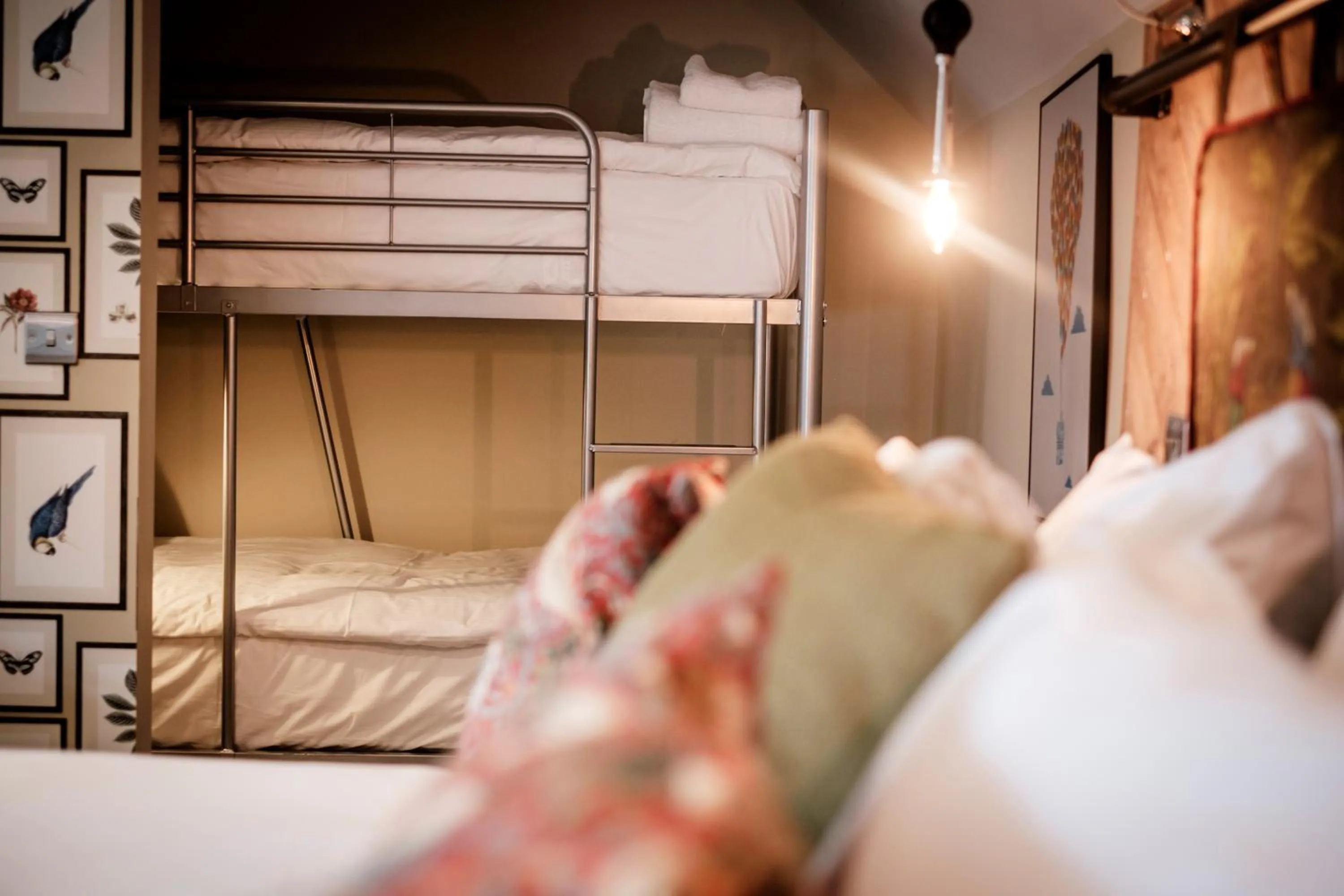 bunk bed, Bed in The Queen's Head