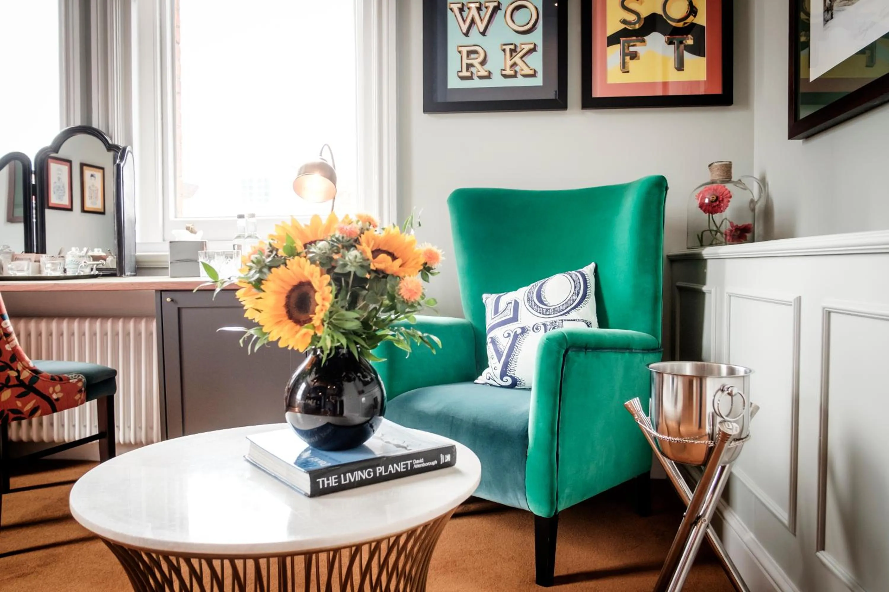 Seating area in The Queen's Head