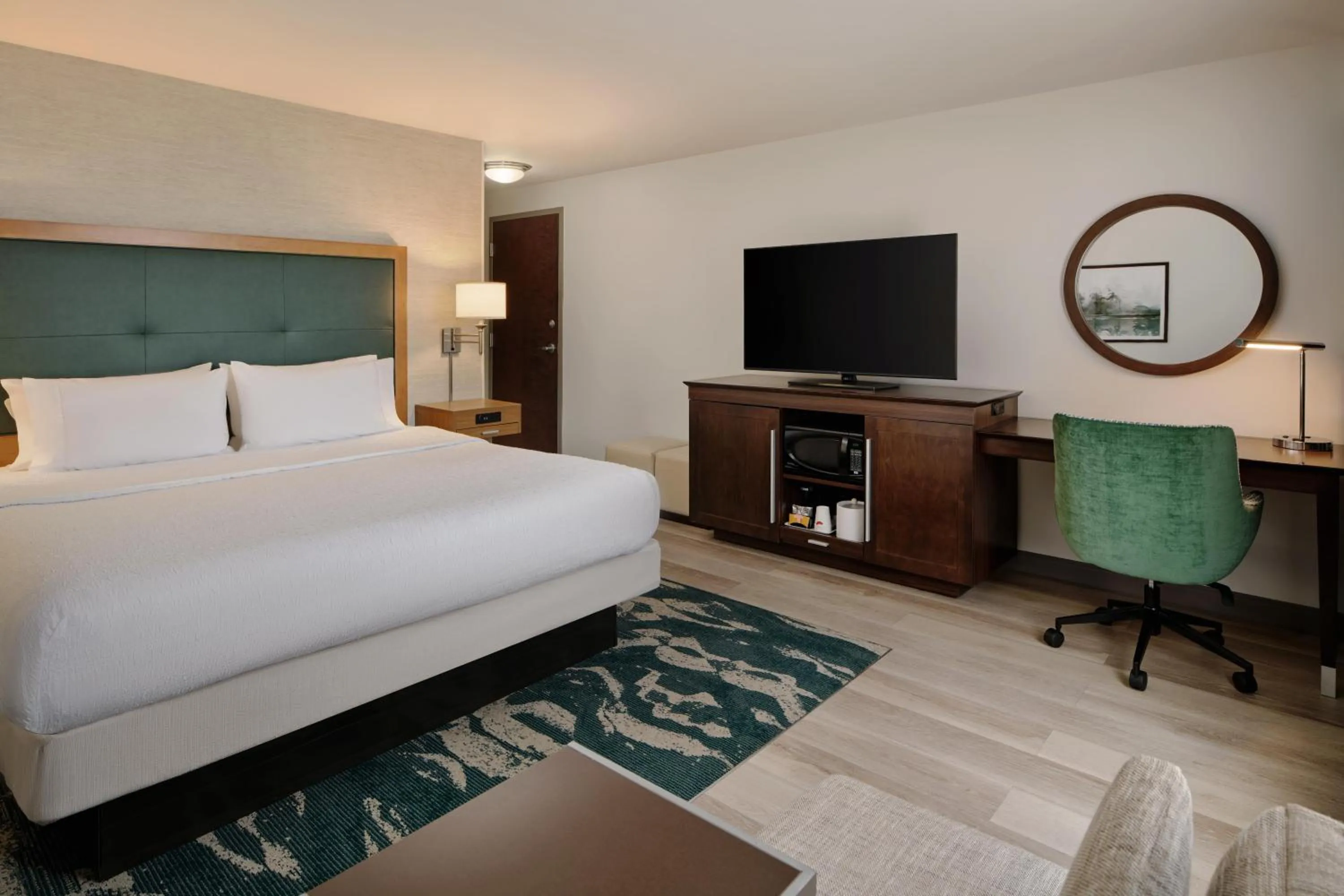 Bed in Hampton Inn Waynesboro