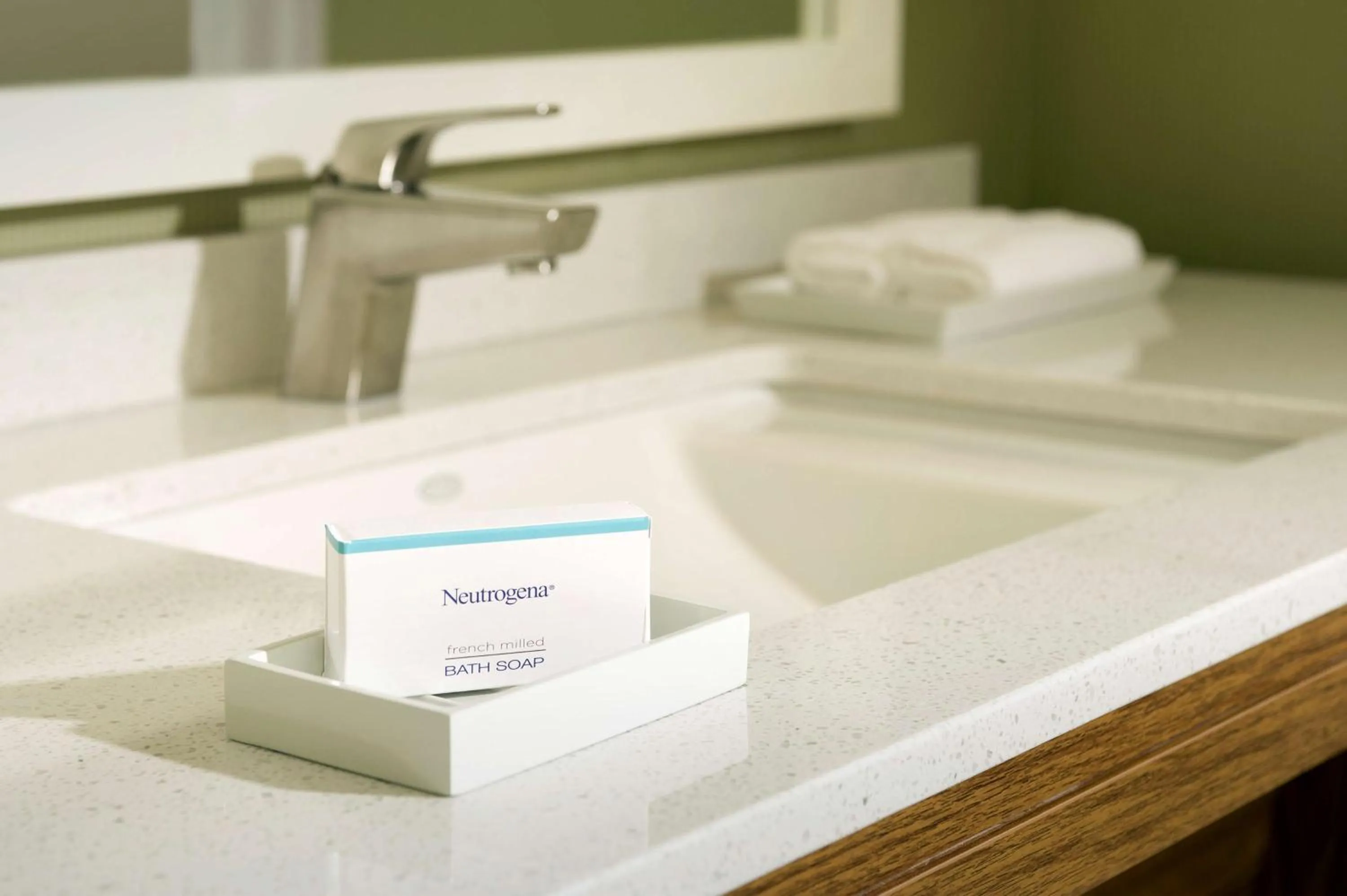 Bedroom in Home2 Suites by Hilton Arundel Mills BWI Airport