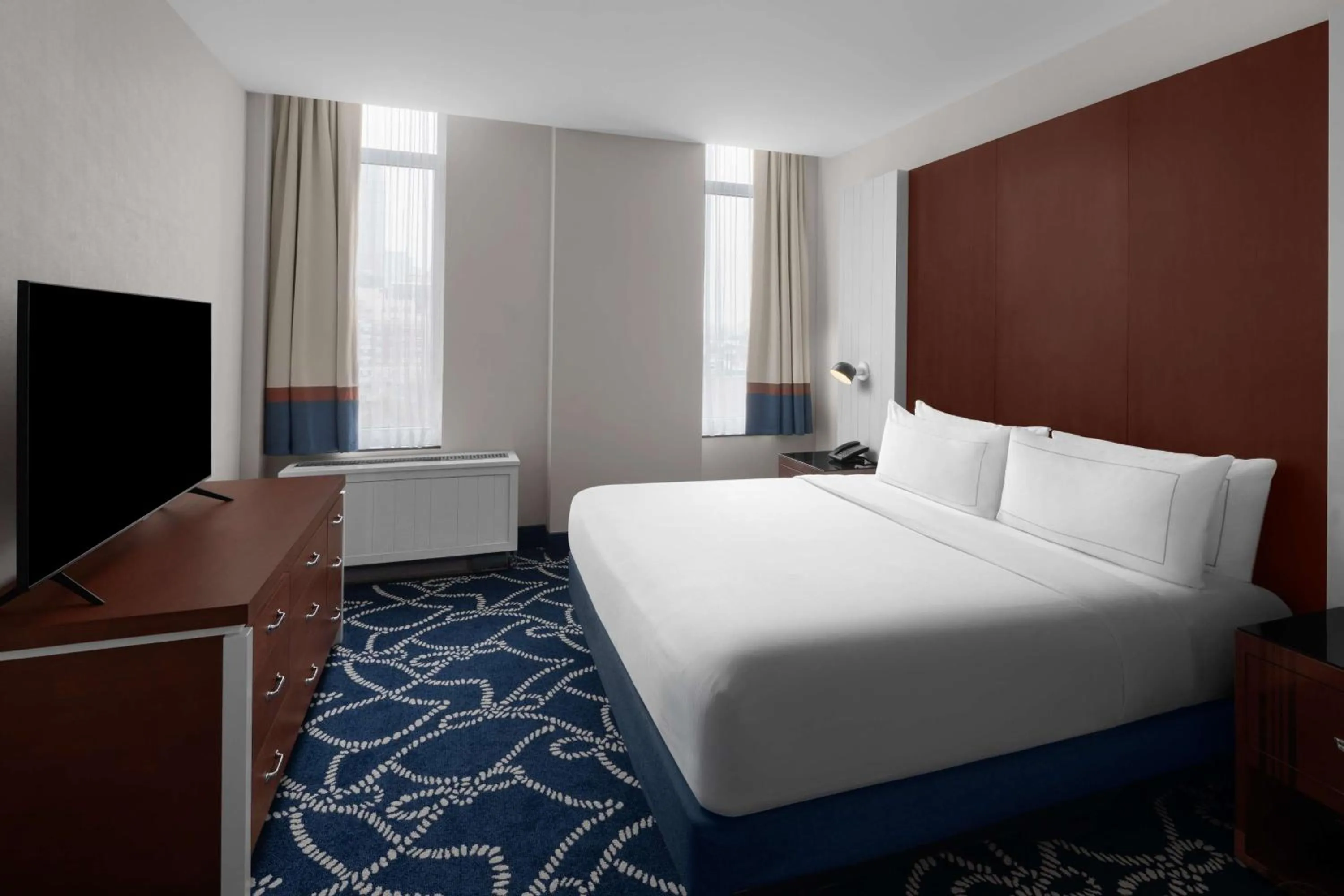 Bed in Hilton Brooklyn New York - Newly Renovated