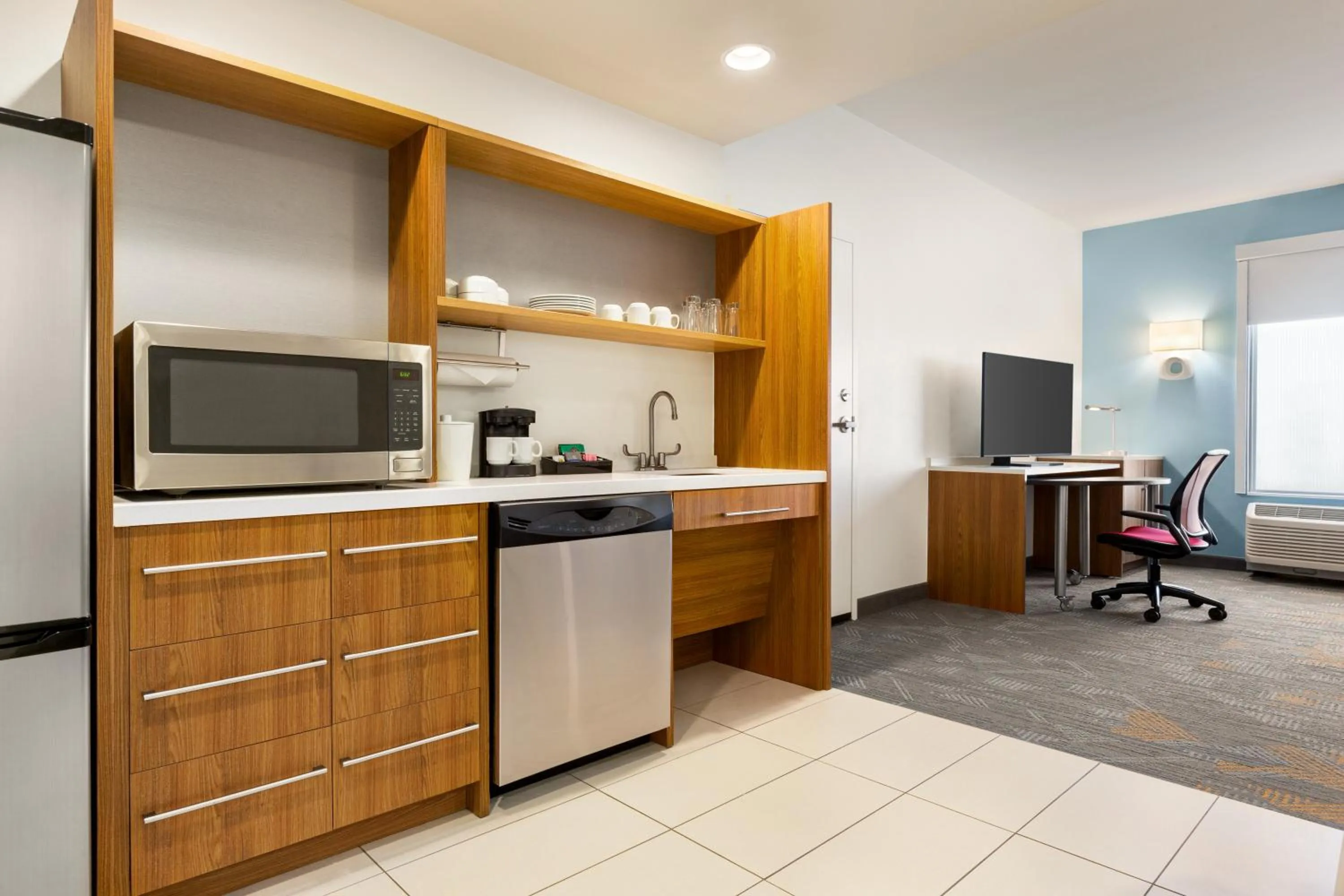 Kitchen or kitchenette in Home2 Suites By Hilton York
