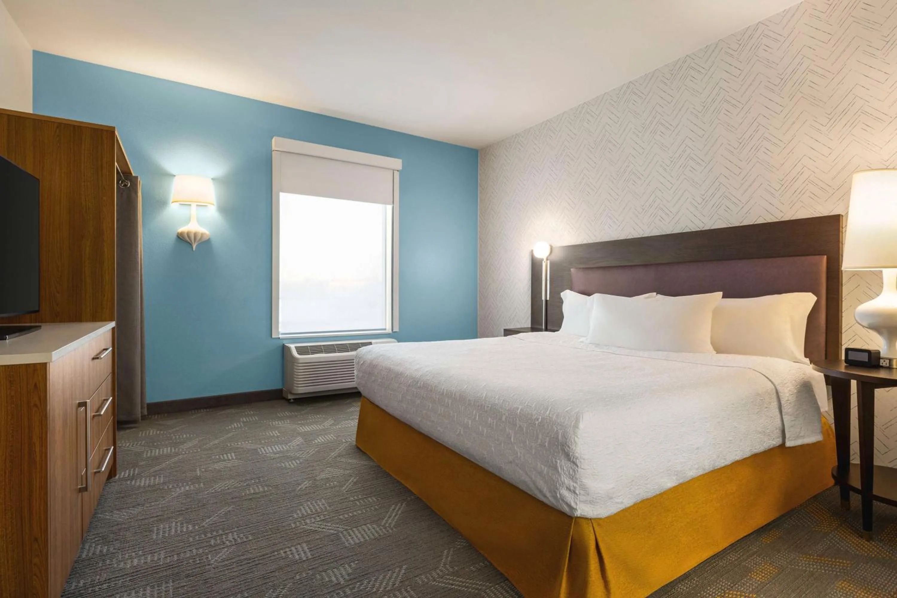 Bed in Home2 Suites By Hilton York