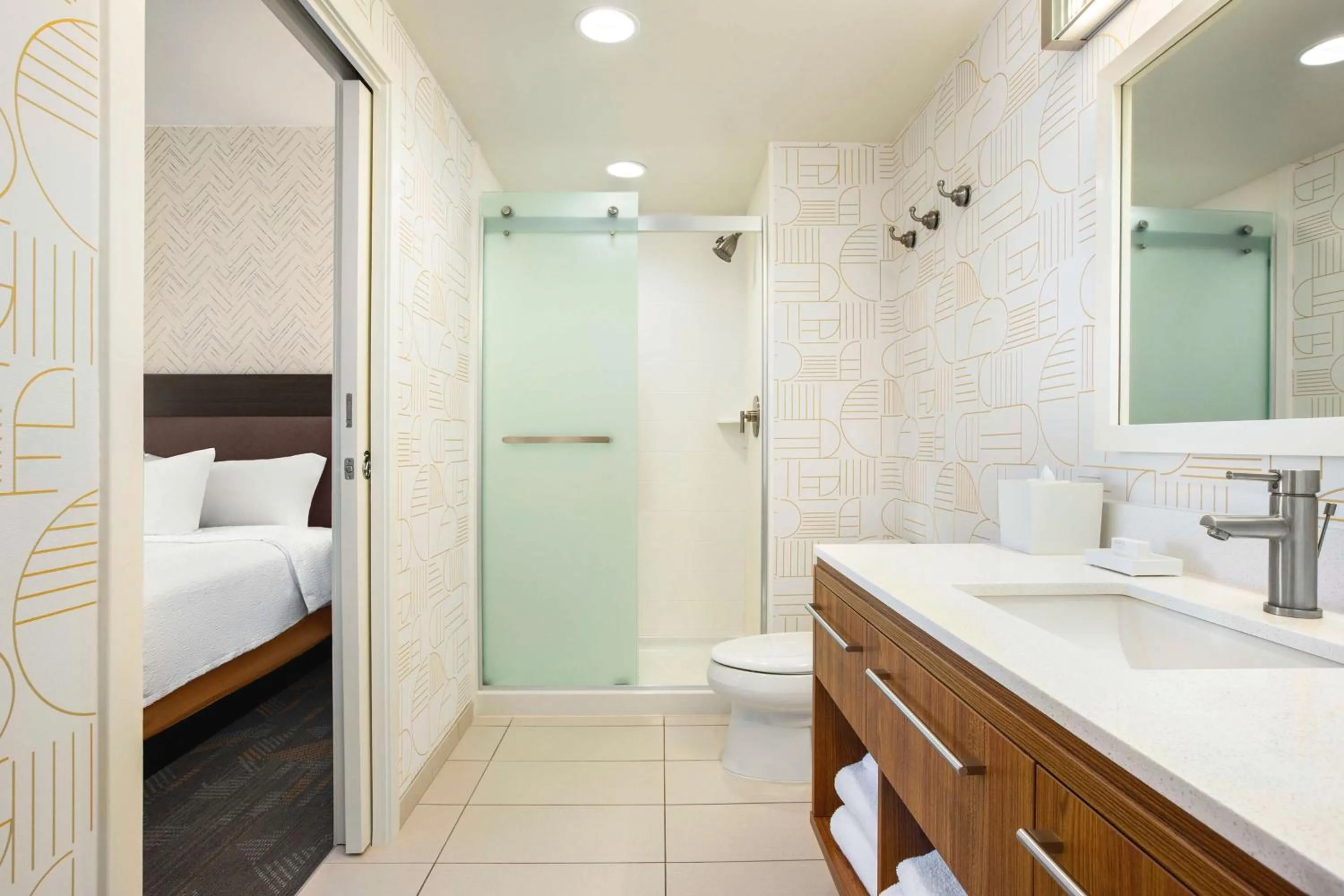 Bathroom, Bed in Home2 Suites By Hilton York